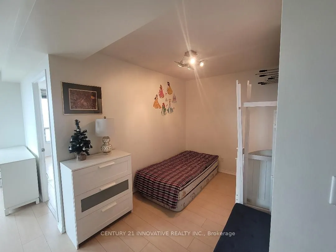 8 Rosebank Drive, #PHF