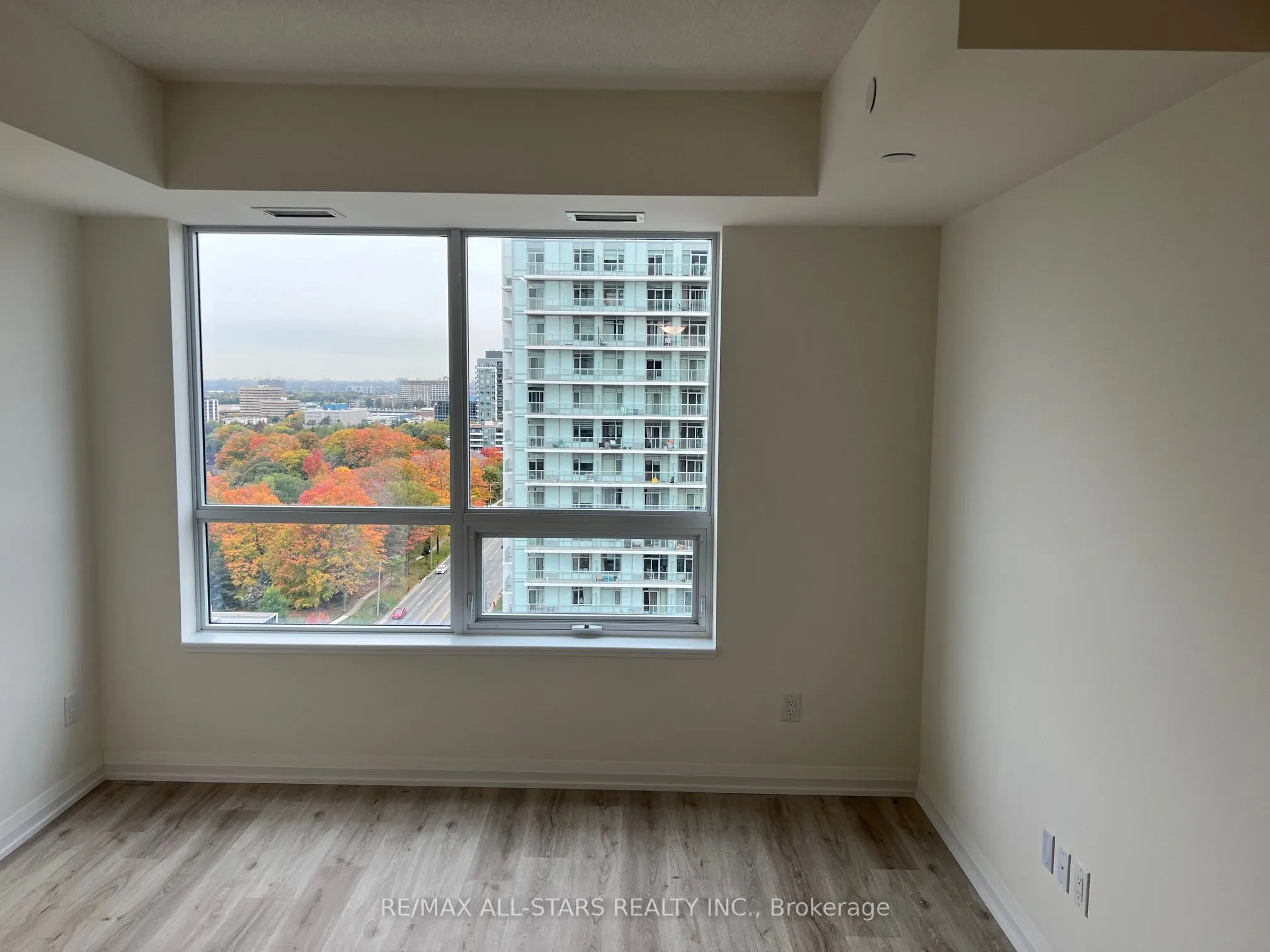3260 Sheppard Avenue E, #1610