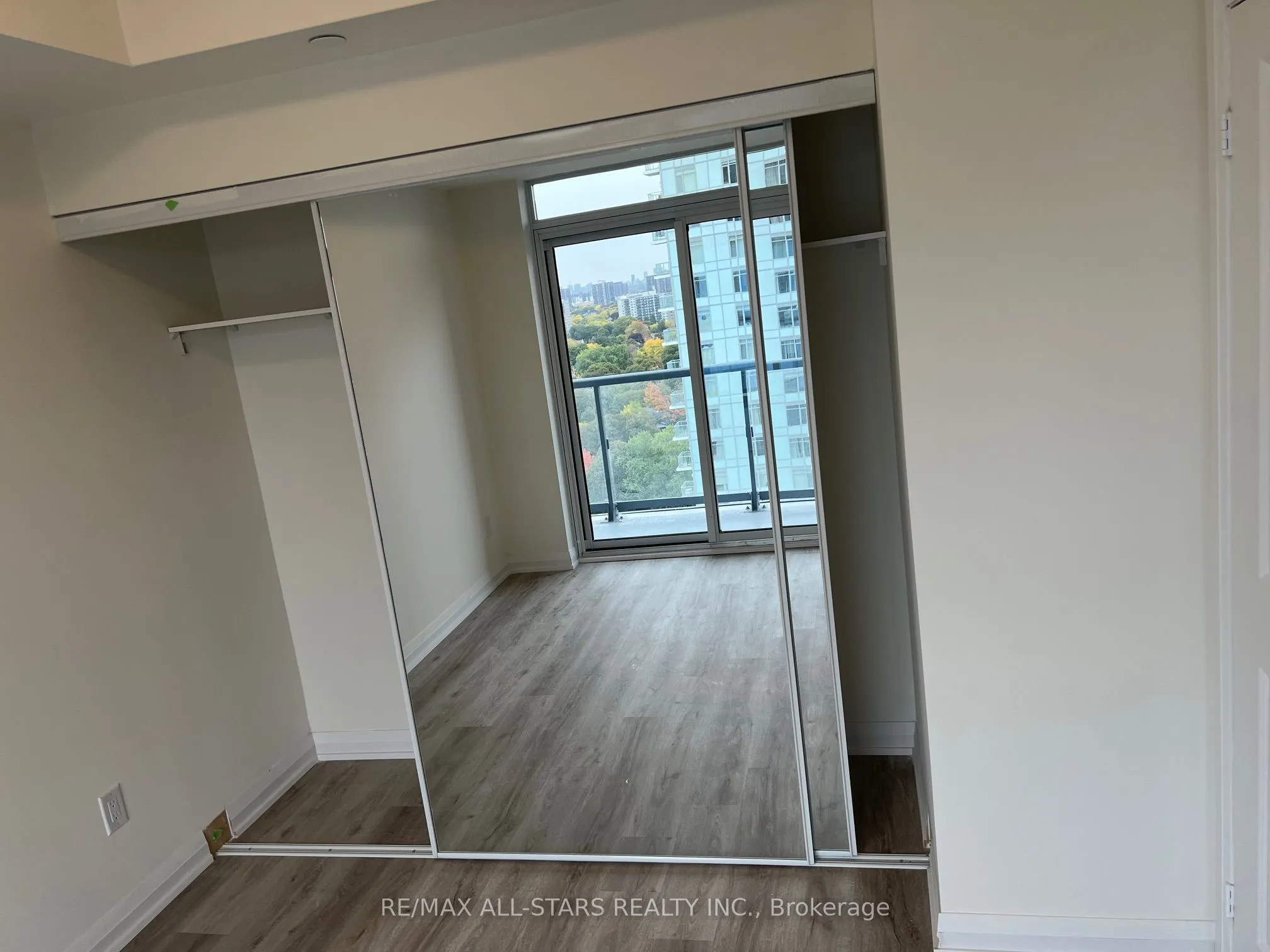 3260 Sheppard Avenue E, #1610