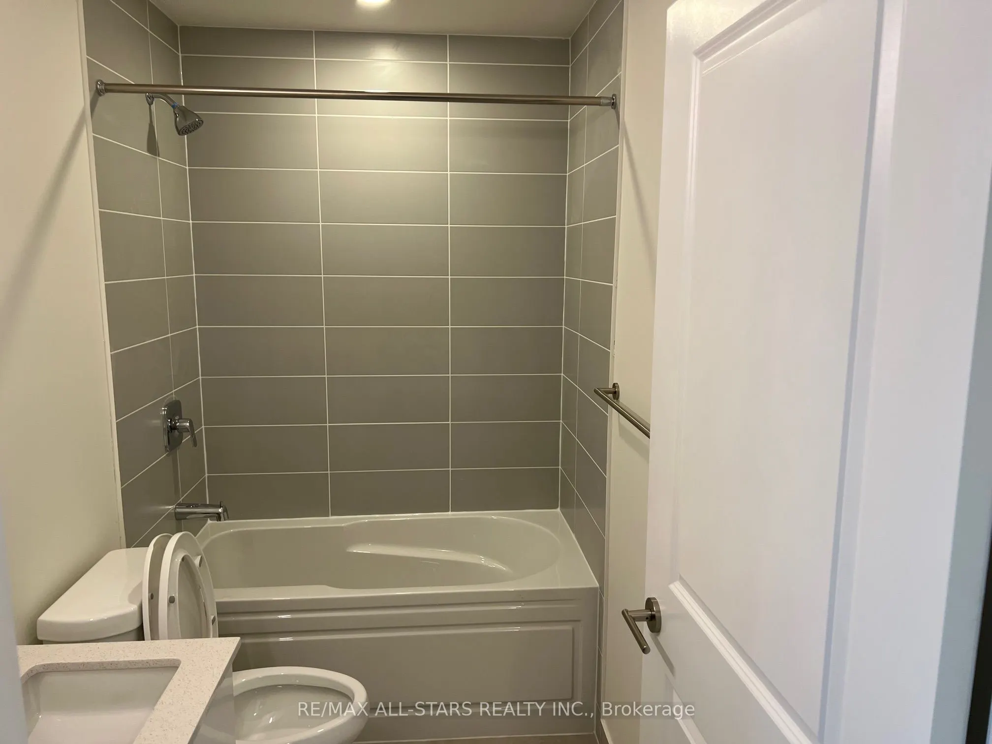 3260 Sheppard Avenue E, #1610