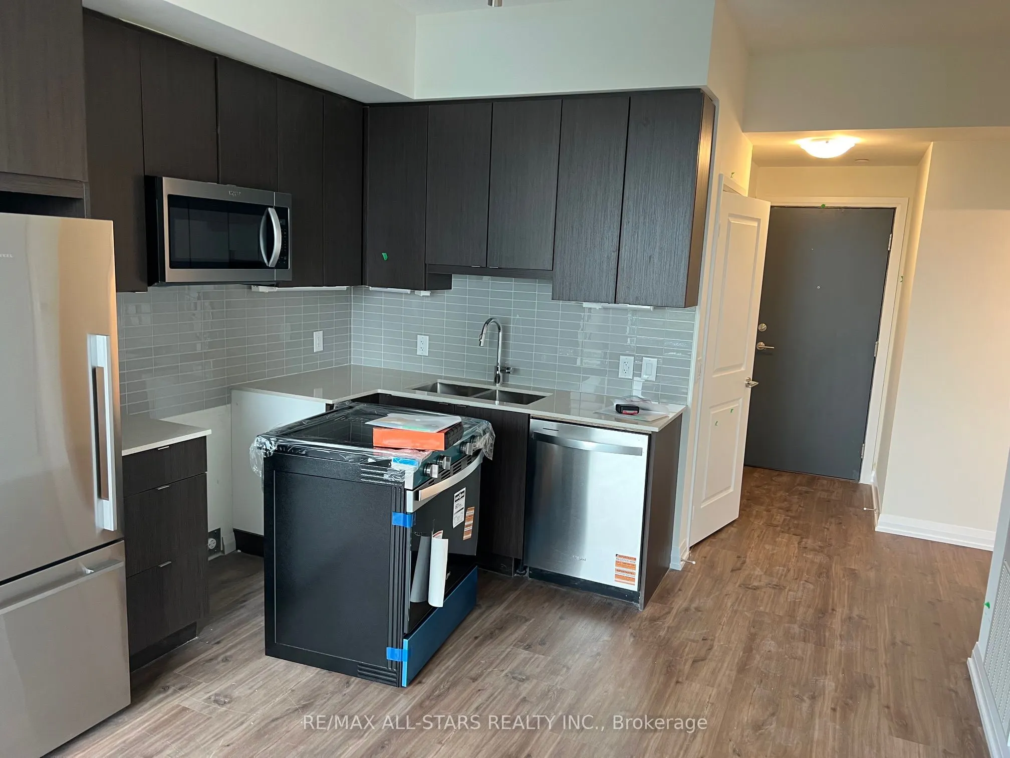 3260 Sheppard Avenue E, #1101