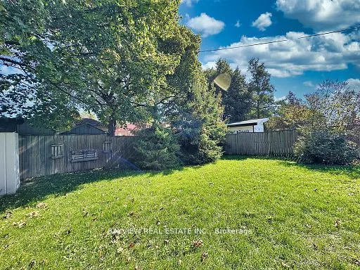 37 Princeway Drive S