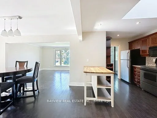 37 Princeway Drive S