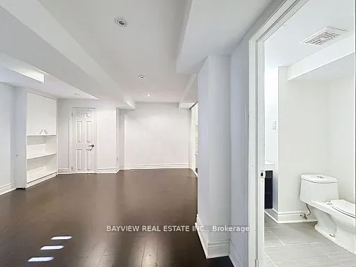 37 Princeway Drive S