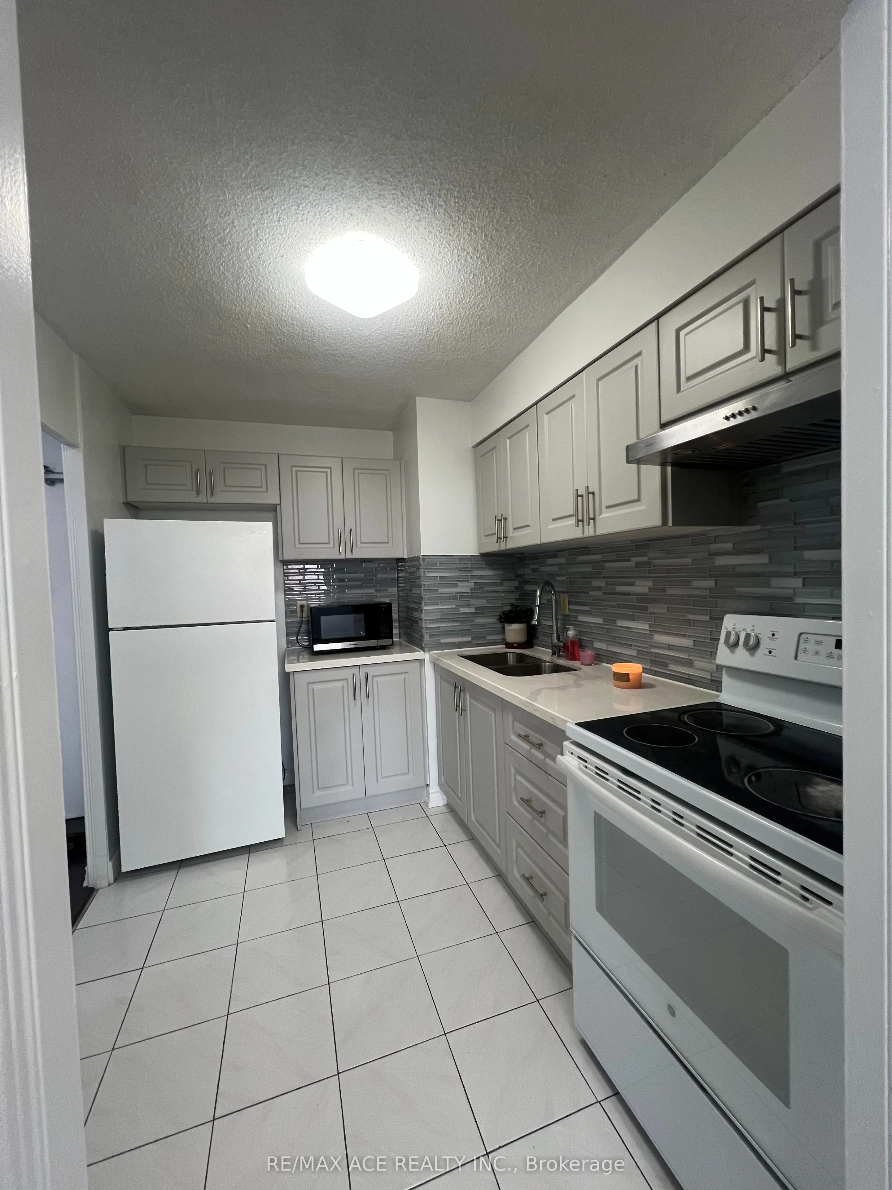 10 Tapscott Road, #1104