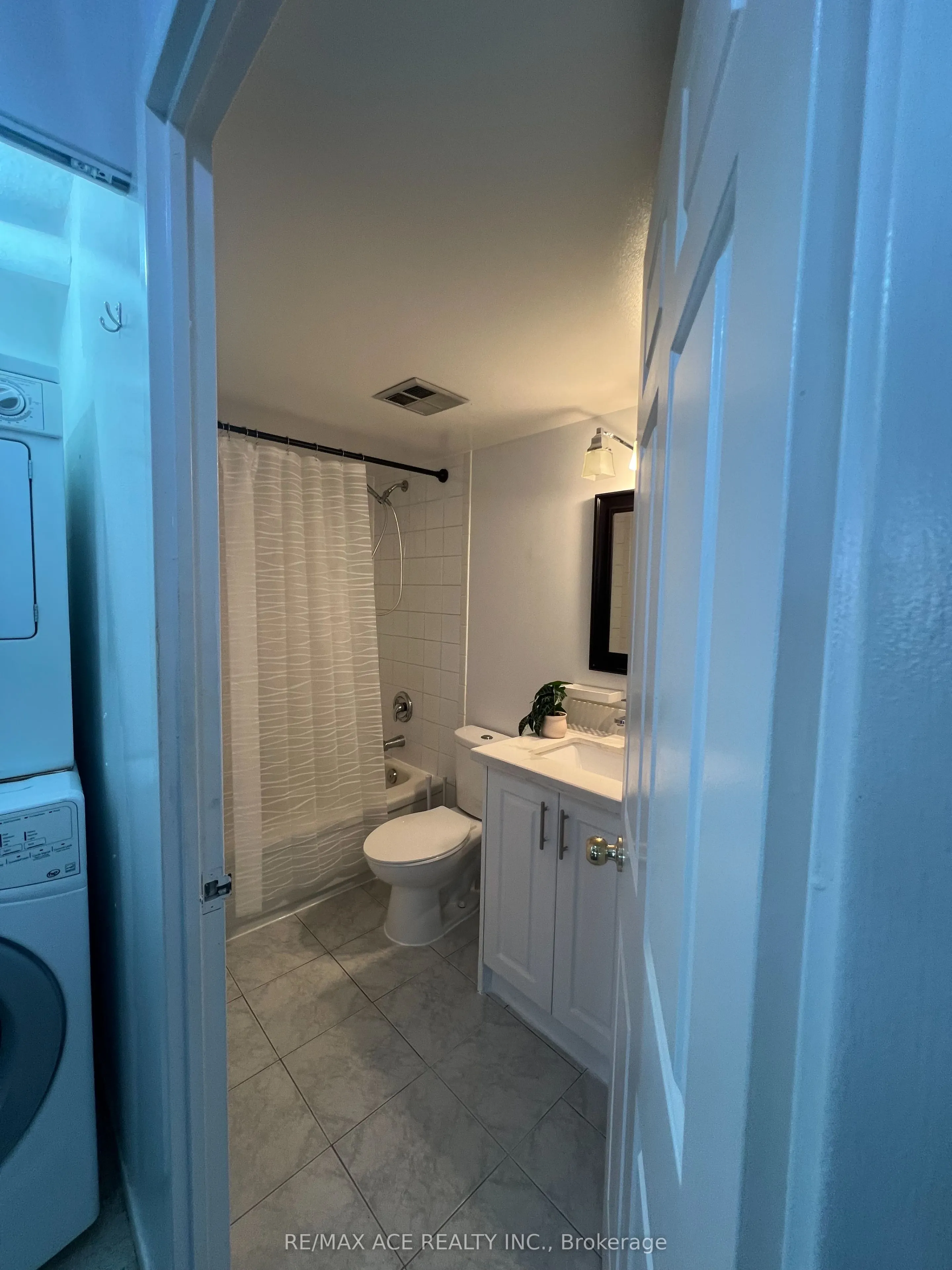 10 Tapscott Road, #1104