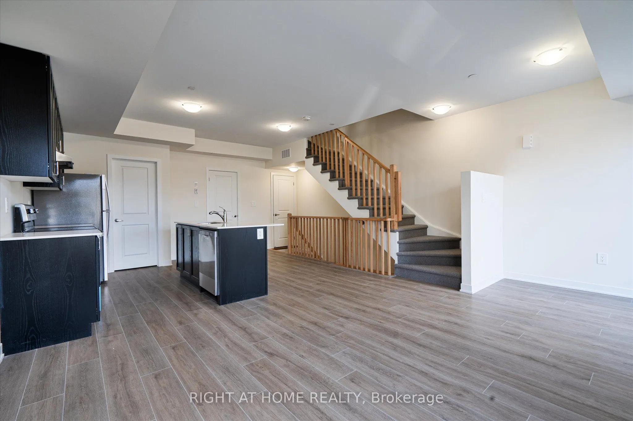 755 Omega Drive, #305
