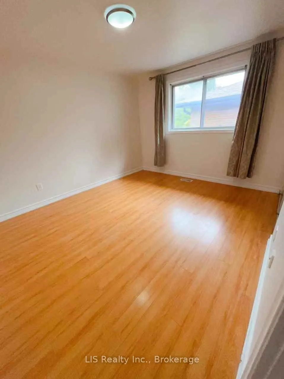 65 Highcourt Crescent