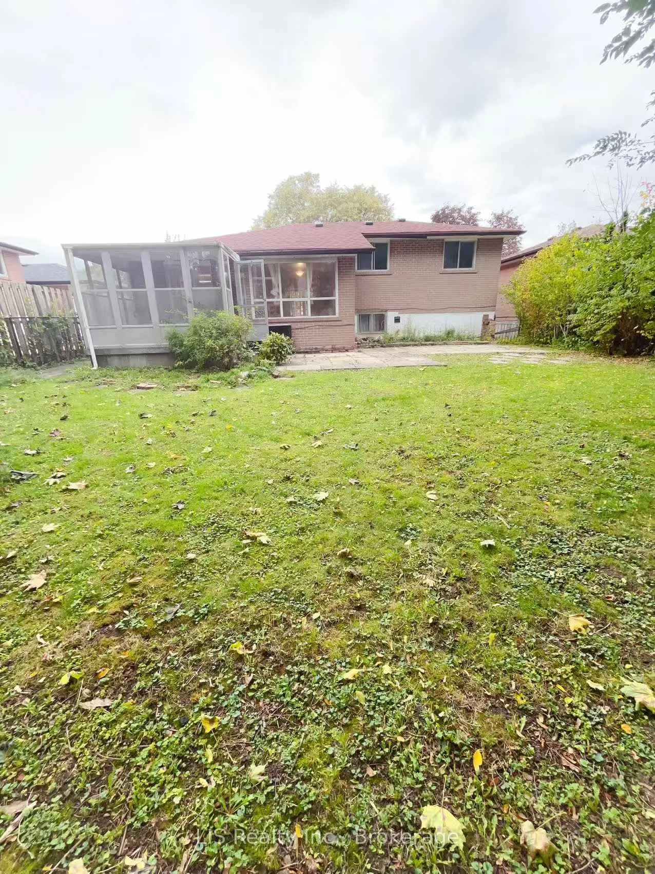 65 Highcourt Crescent