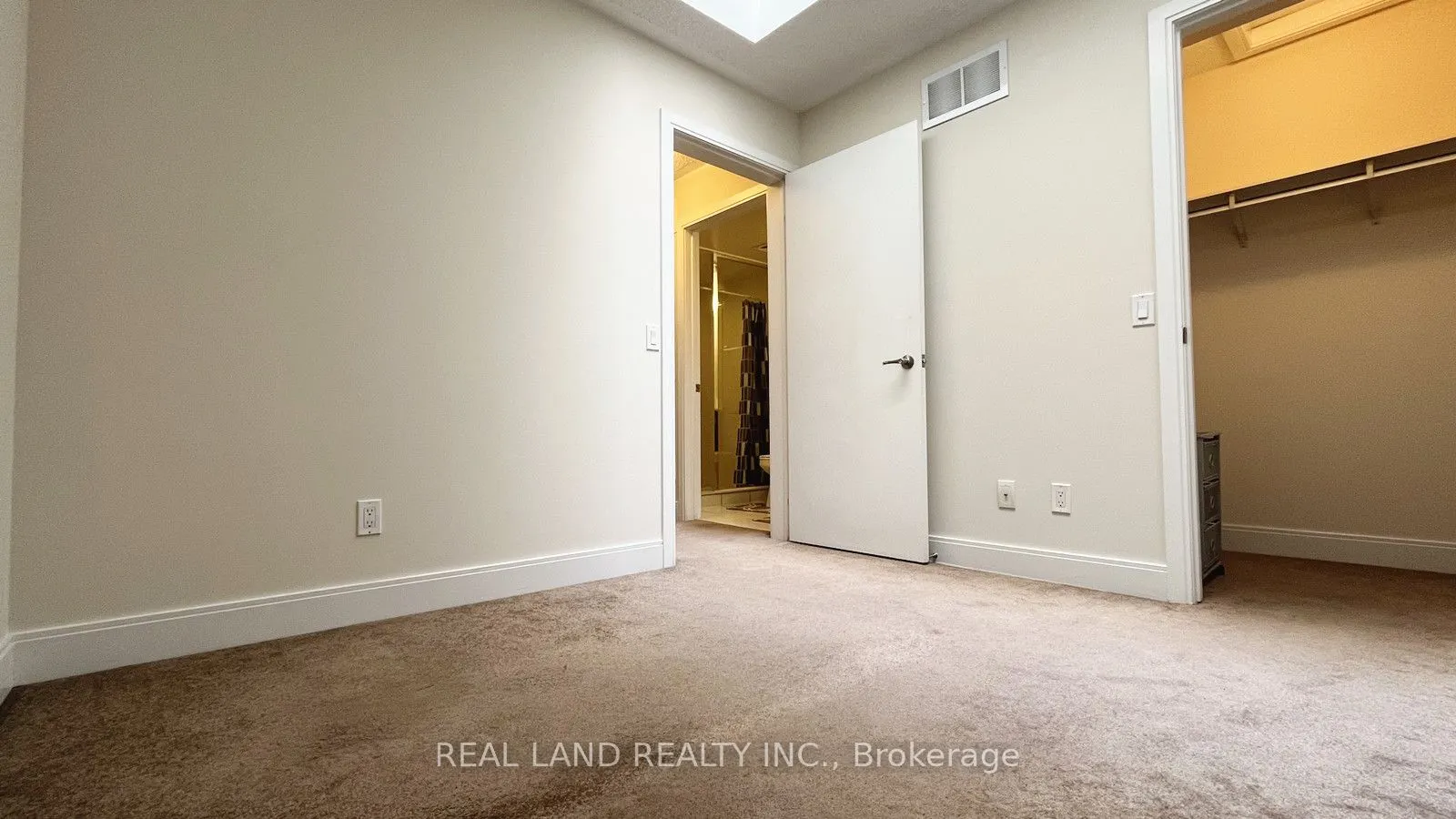 310 Village Green Square E, #11