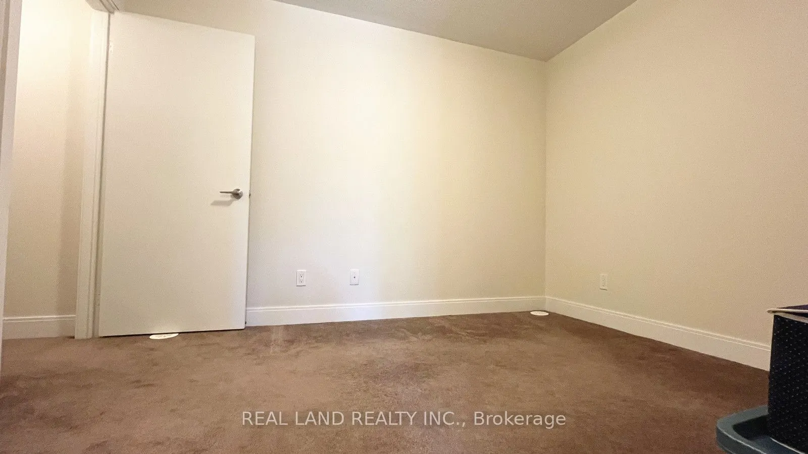 310 Village Green Square E, #11
