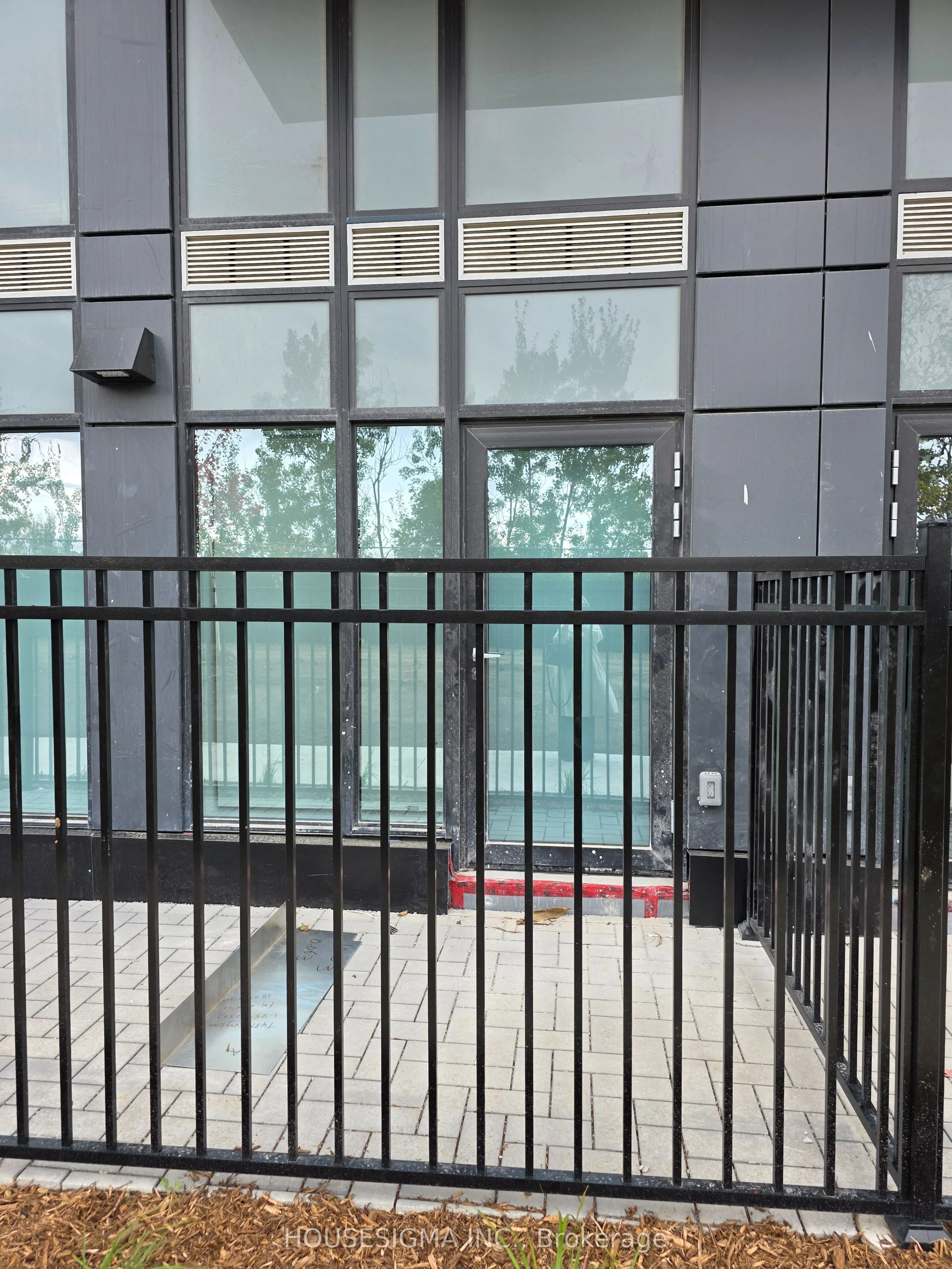 7437 Kingston Road, #112