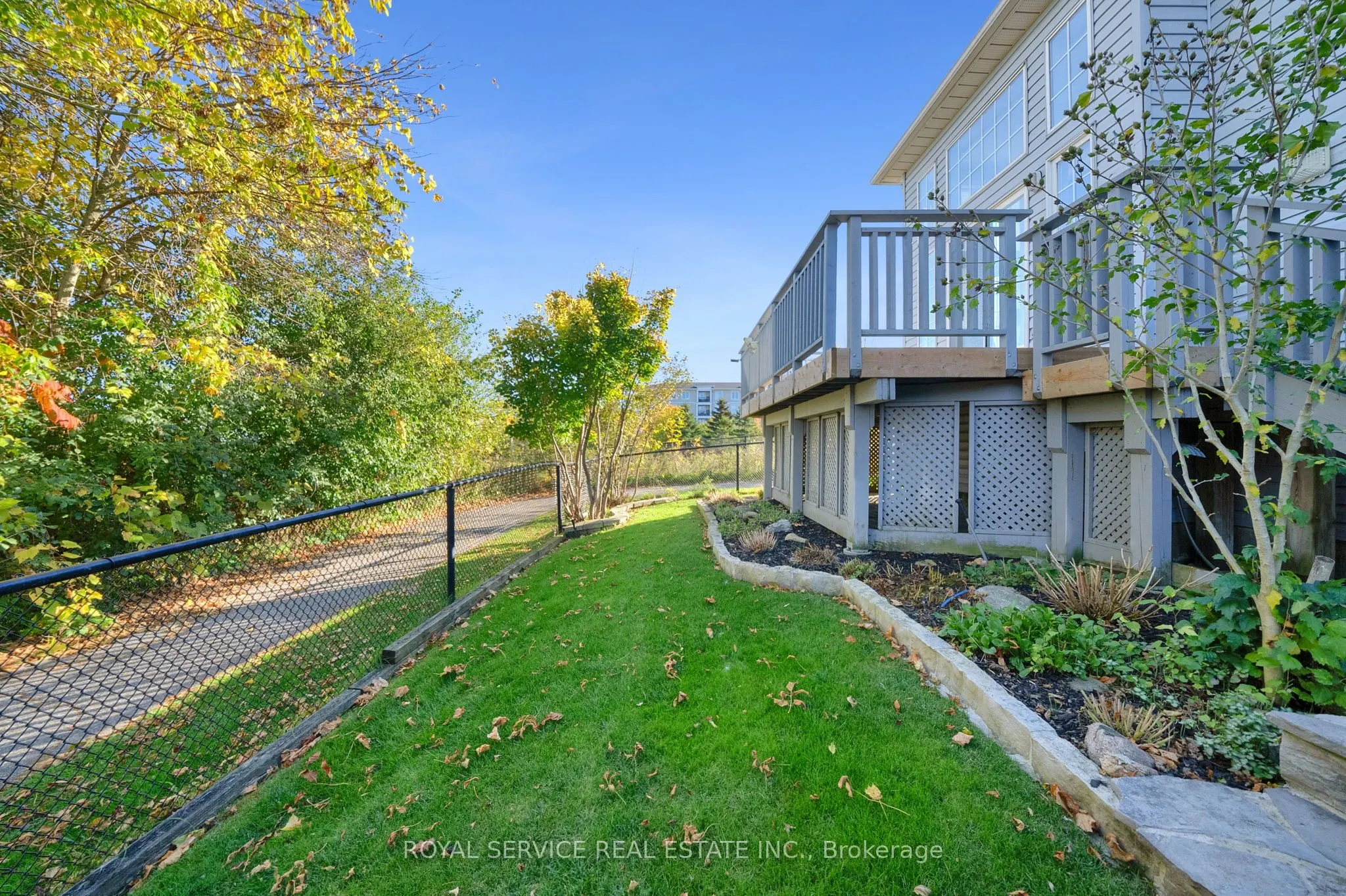 86 Carveth Crescent