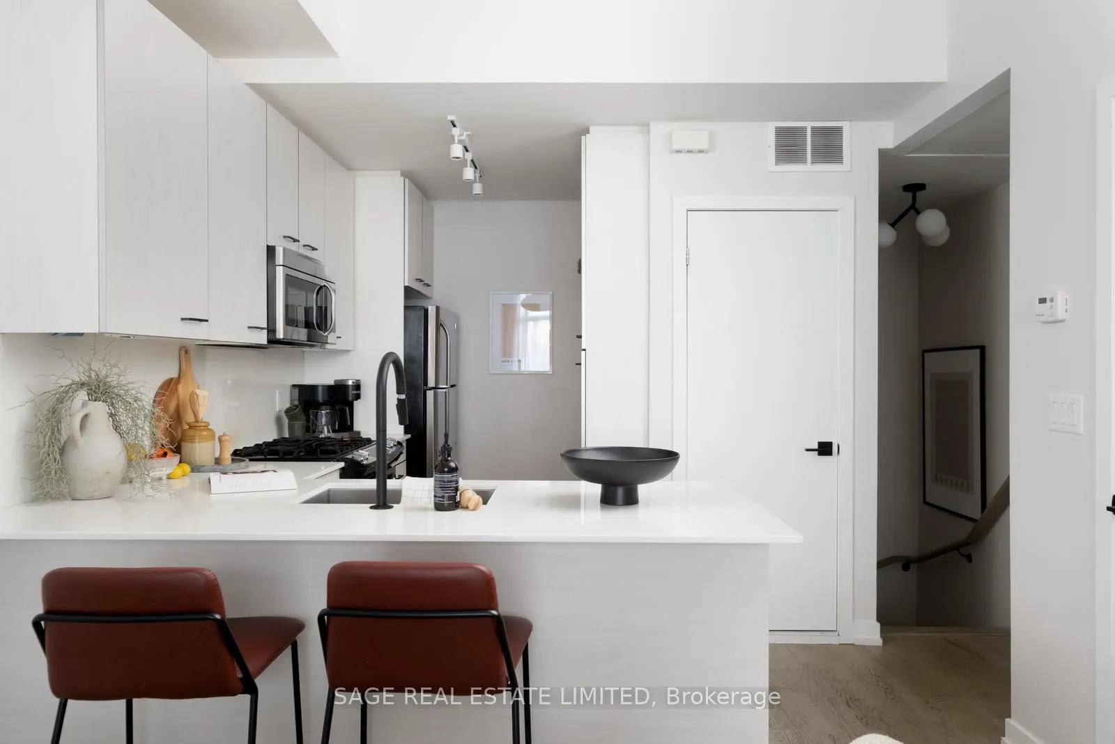 1321 Gerrard Street E, #8