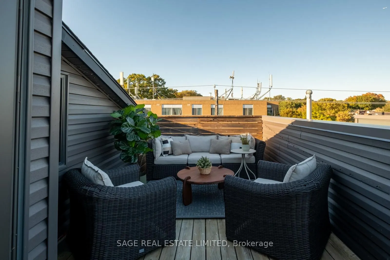 1321 Gerrard Street E, #8
