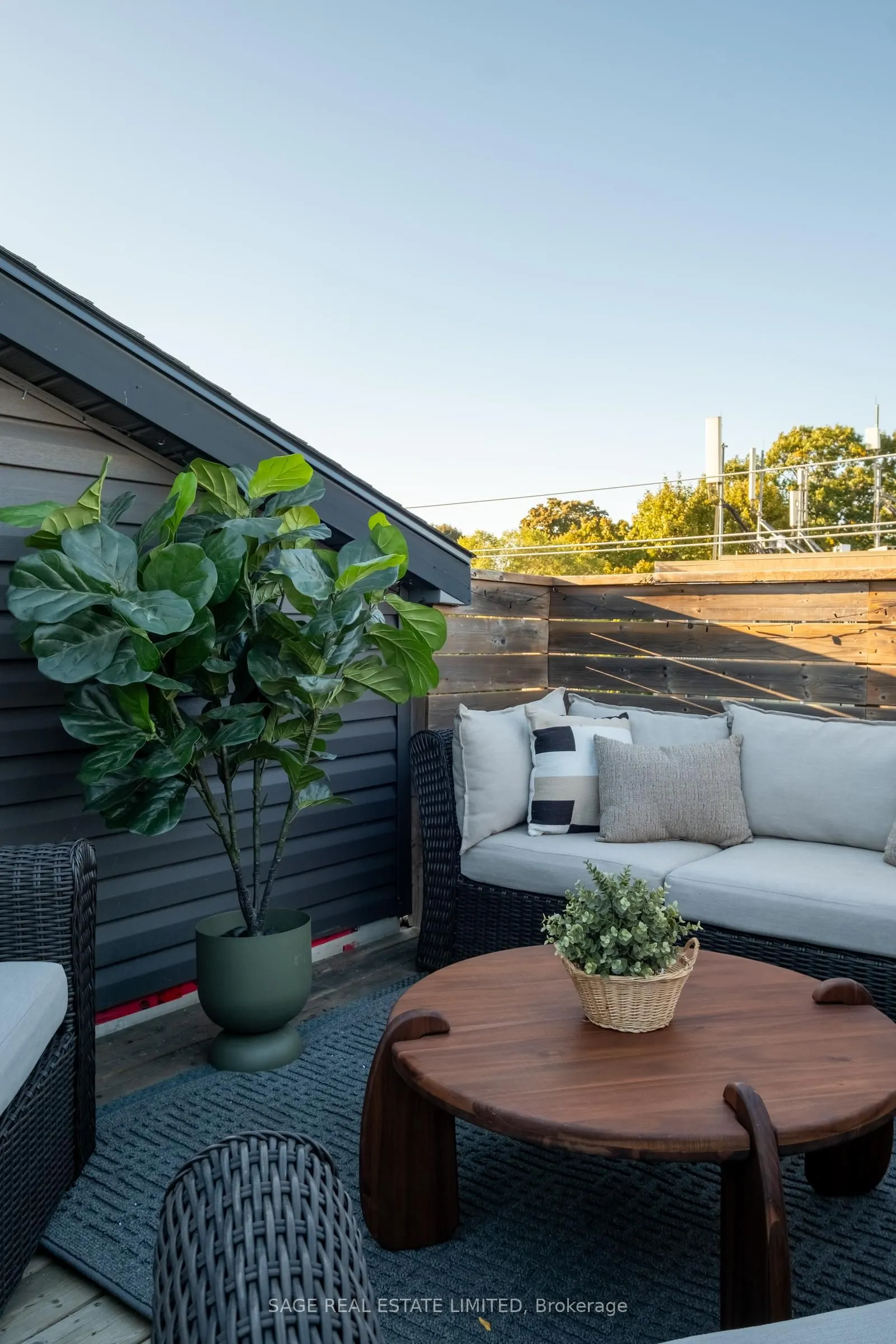 1321 Gerrard Street E, #8