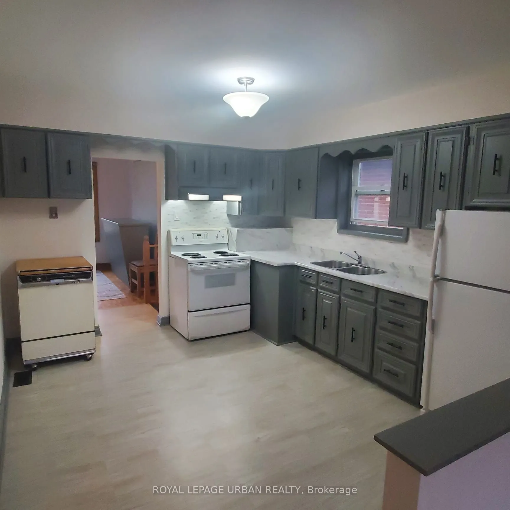 304 Linsmore Crescent