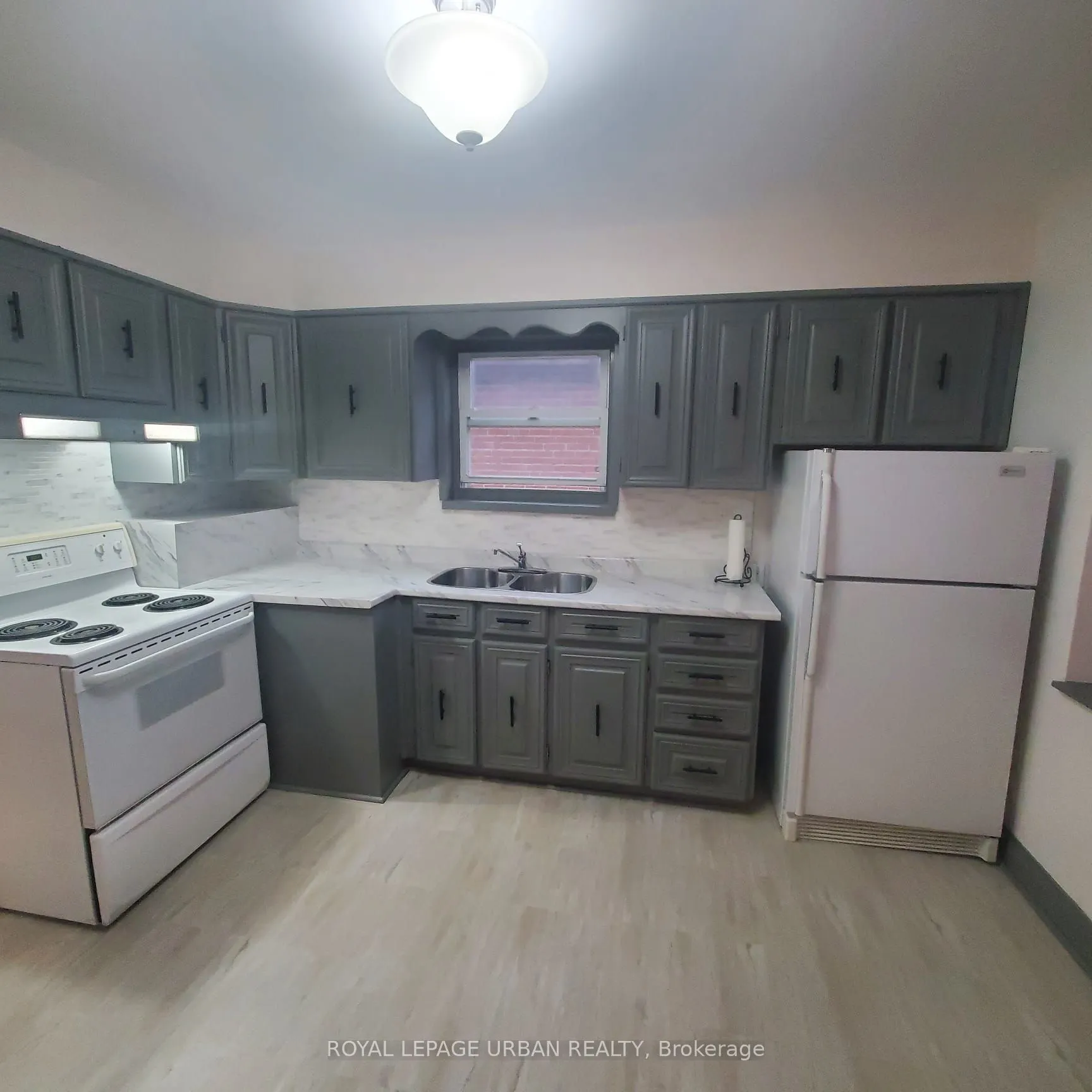 304 Linsmore Crescent