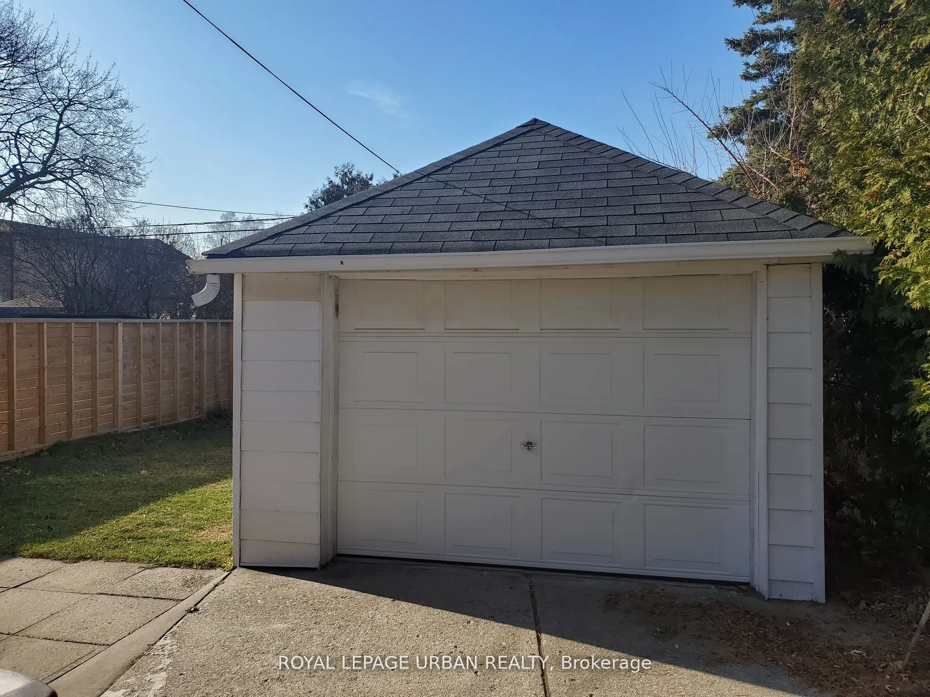 304 Linsmore Crescent