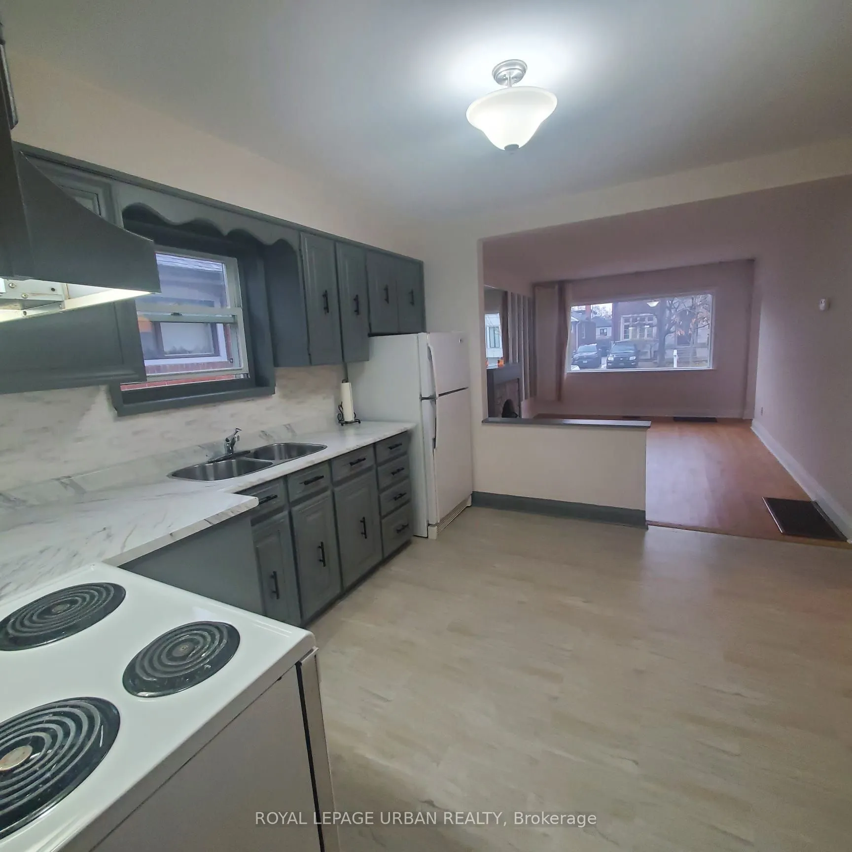 304 Linsmore Crescent