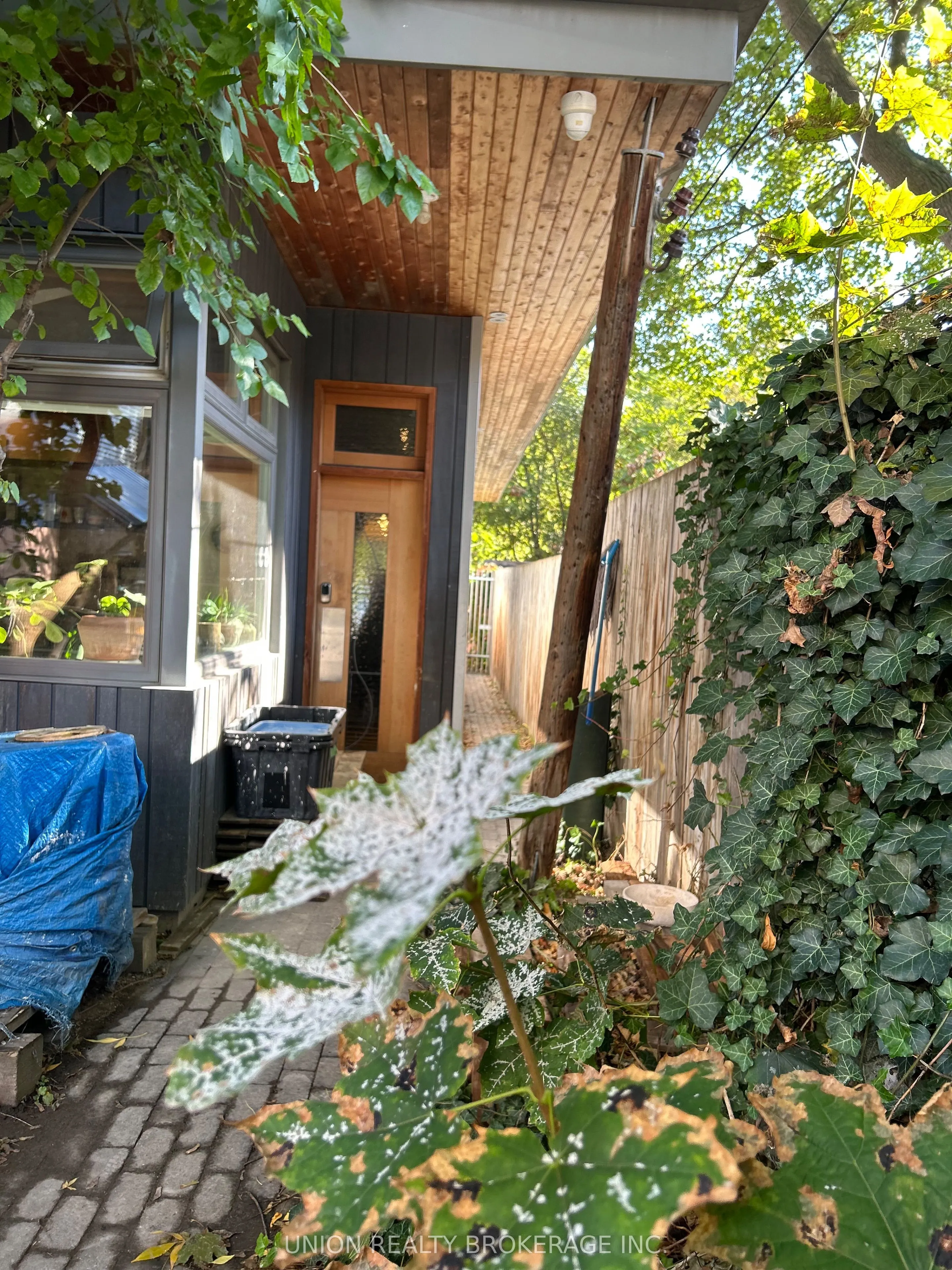 303 Coxwell Avenue, #rear workspace