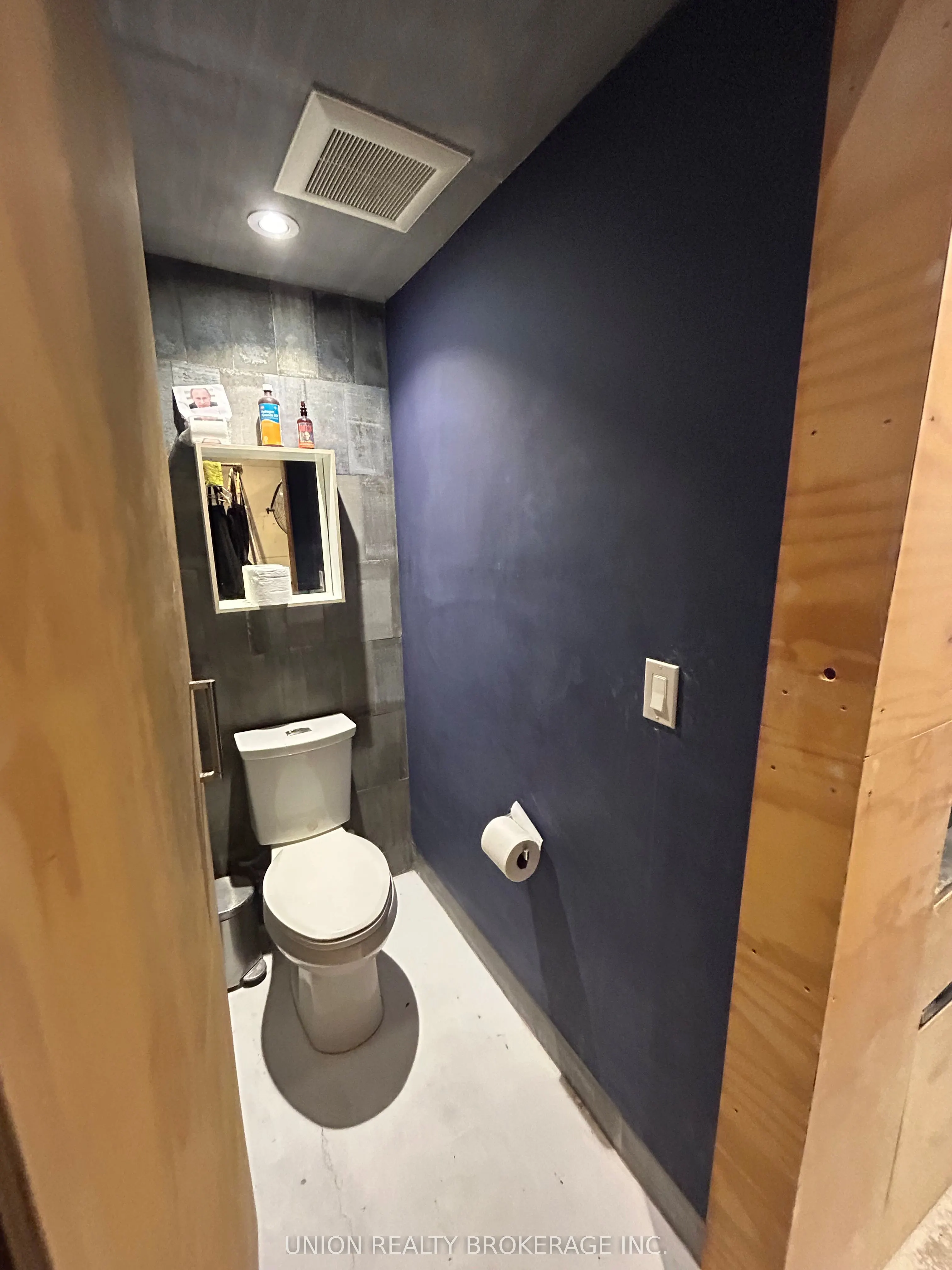 303 Coxwell Avenue, #rear workspace