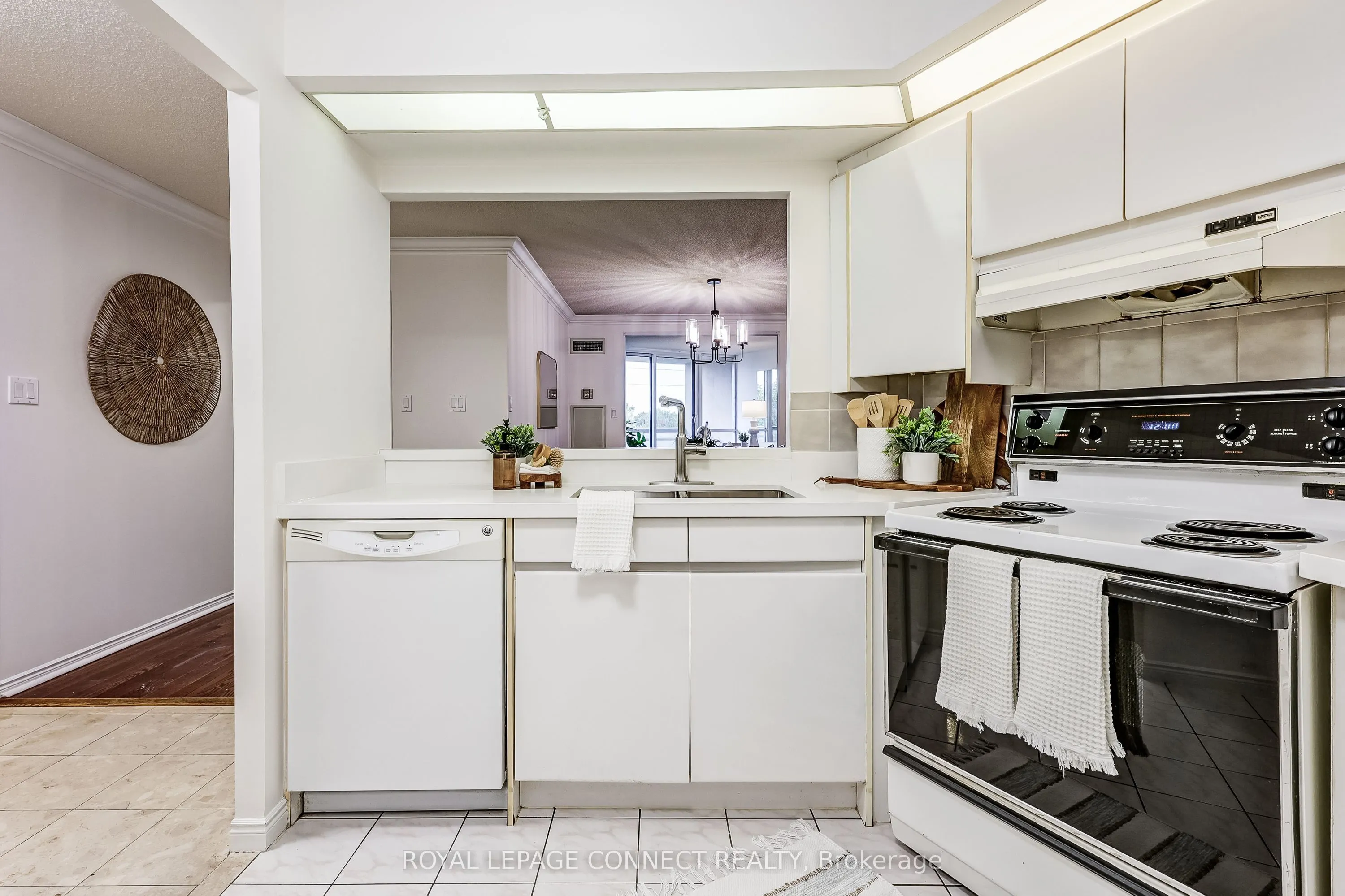 10 Guildwood Parkway, #532