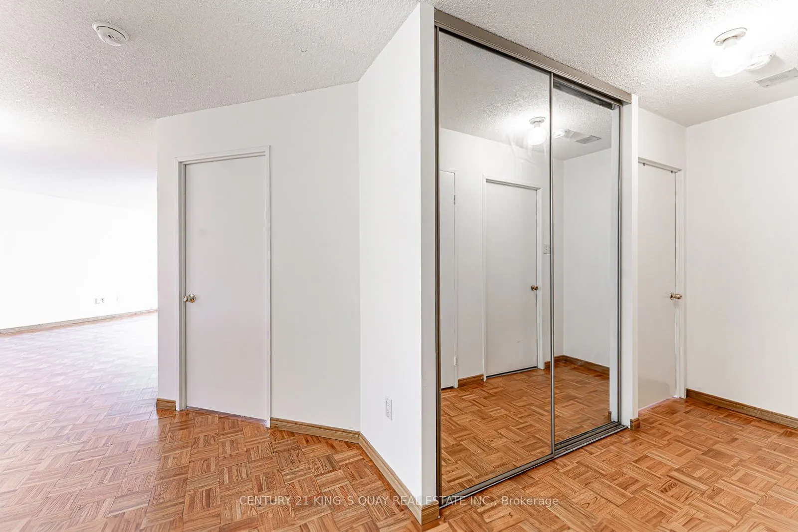 350 Alton Towers Circle, #401