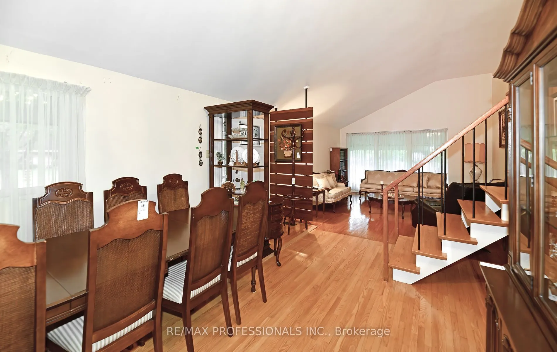 2 Lesterwood Crescent