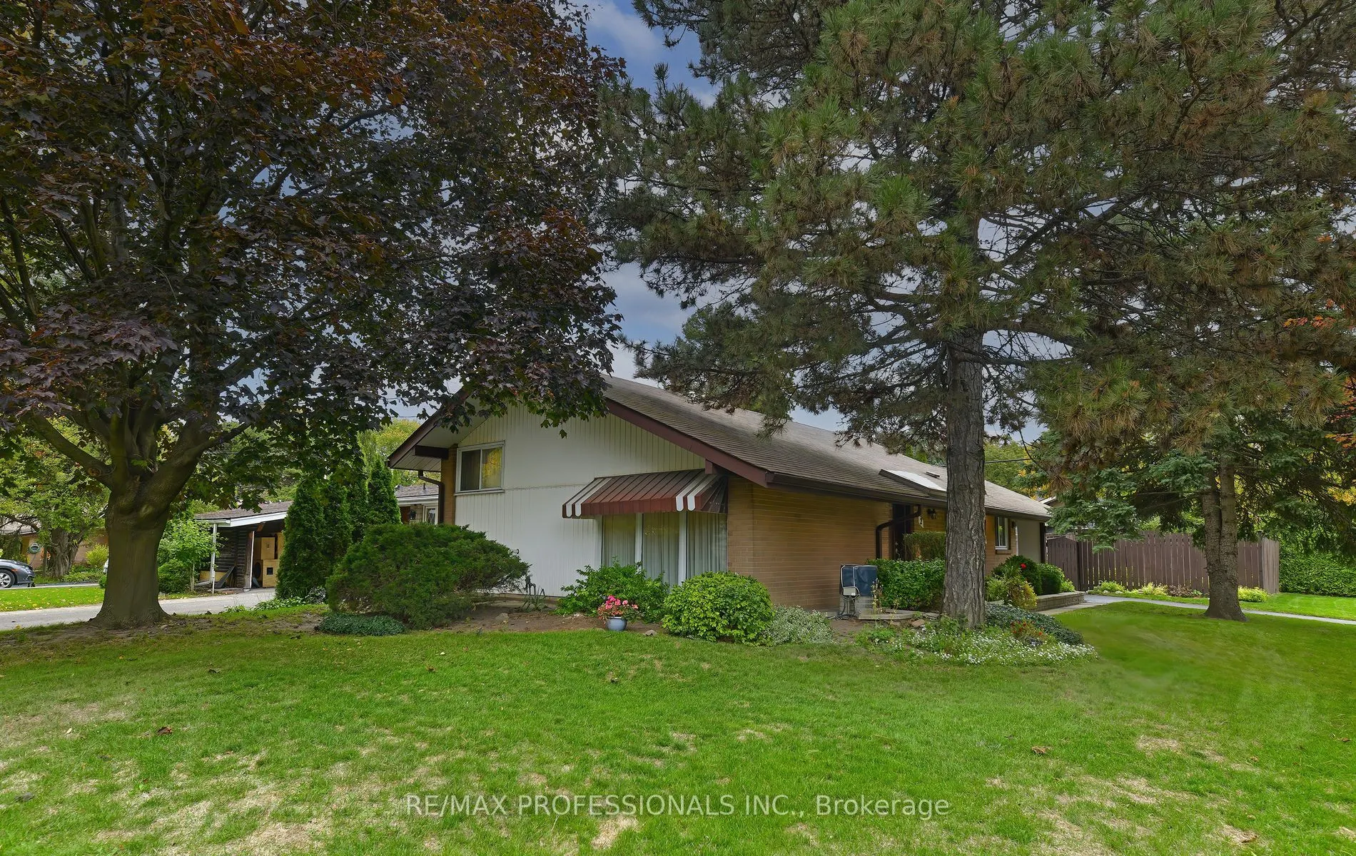 2 Lesterwood Crescent