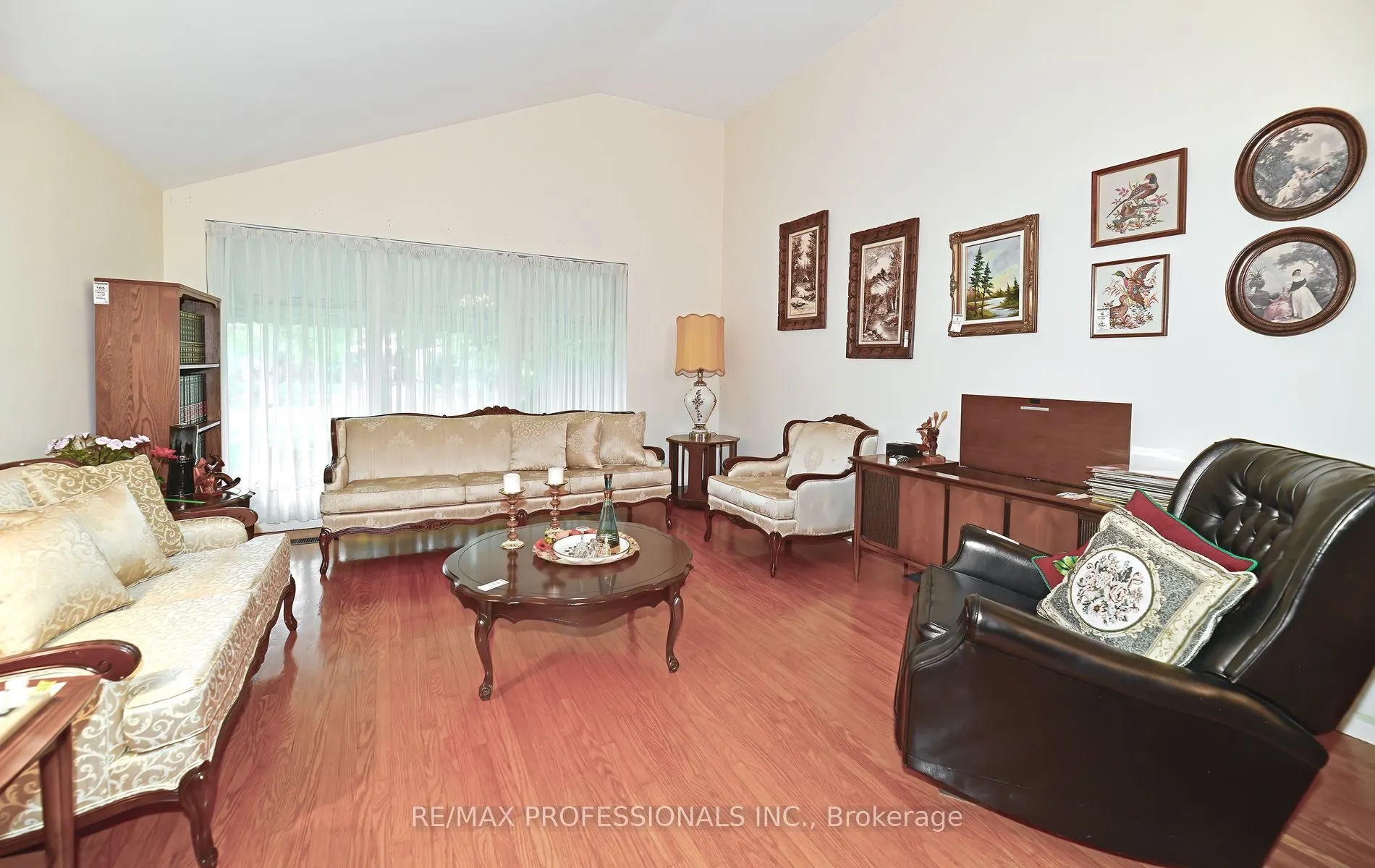 2 Lesterwood Crescent