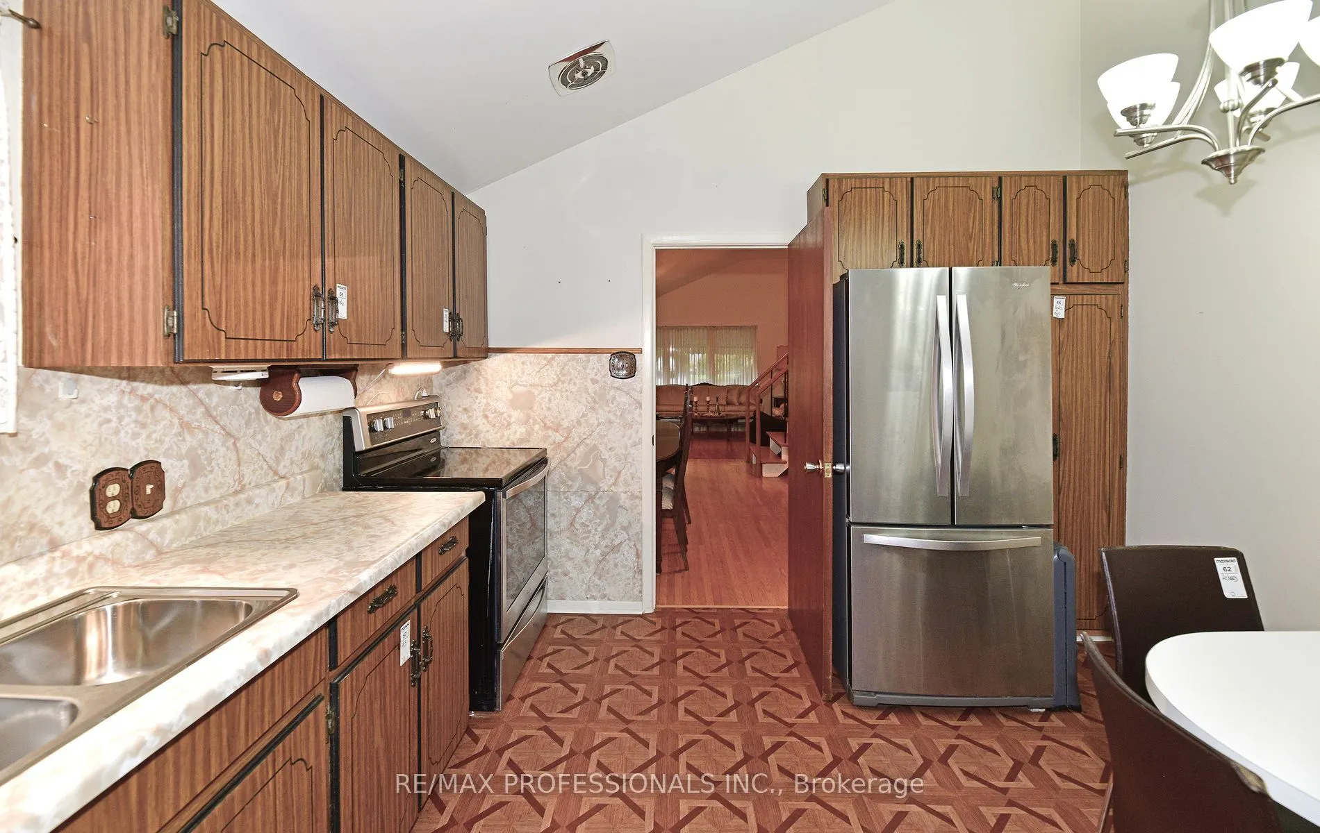 2 Lesterwood Crescent
