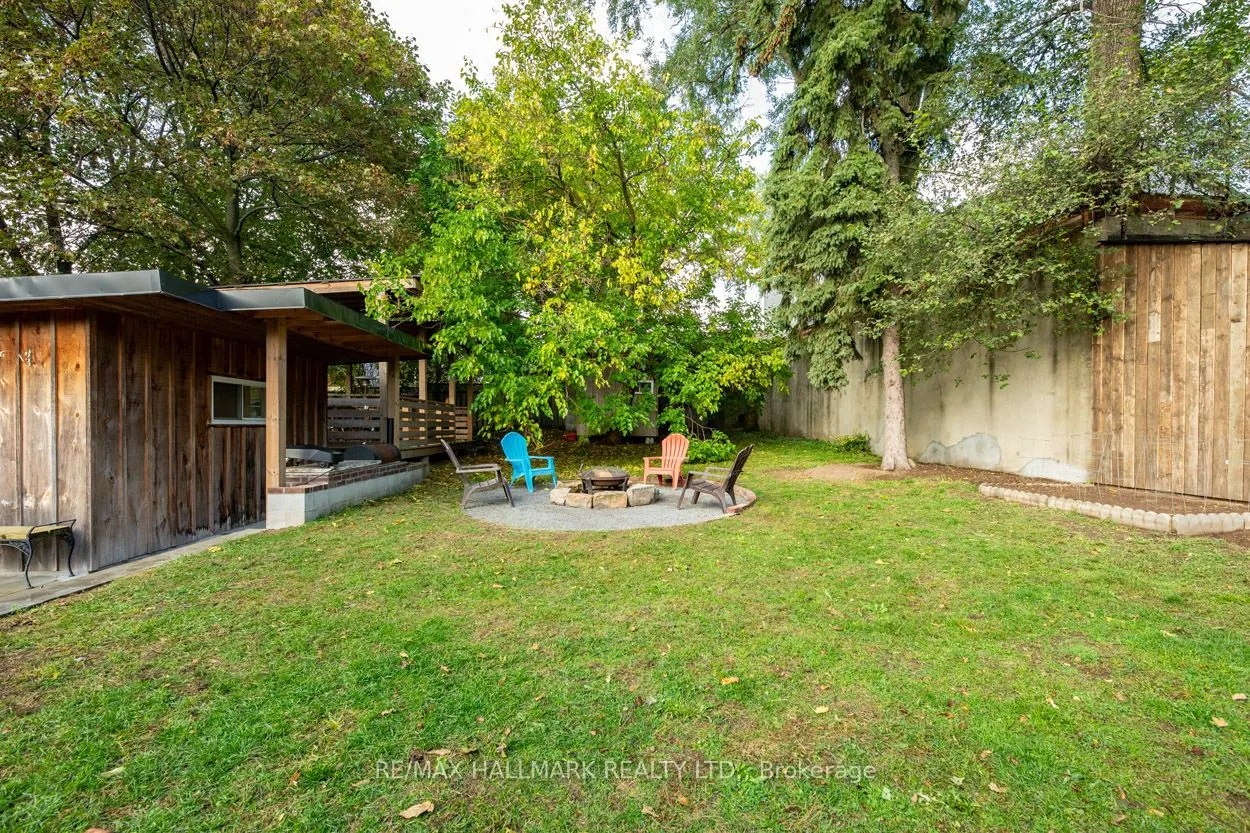 110 Lakeside Avenue