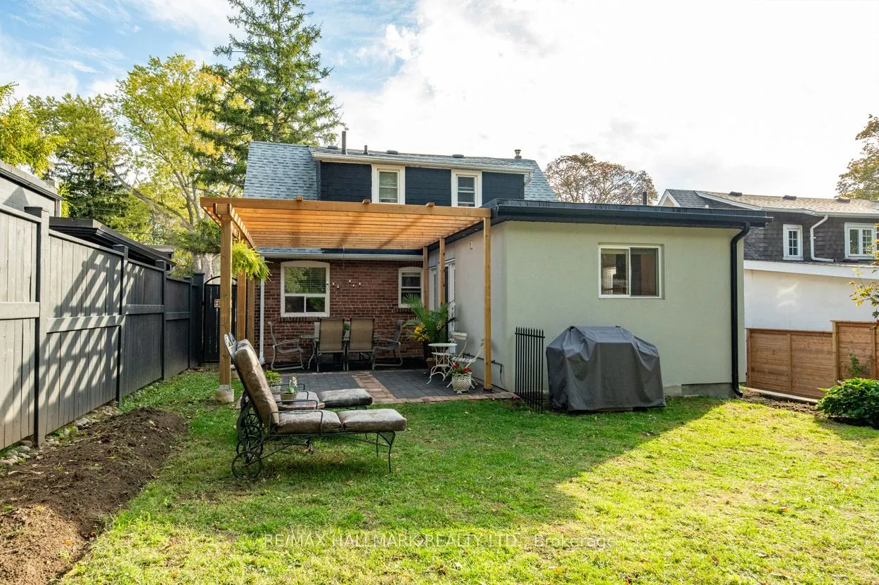 110 Lakeside Avenue