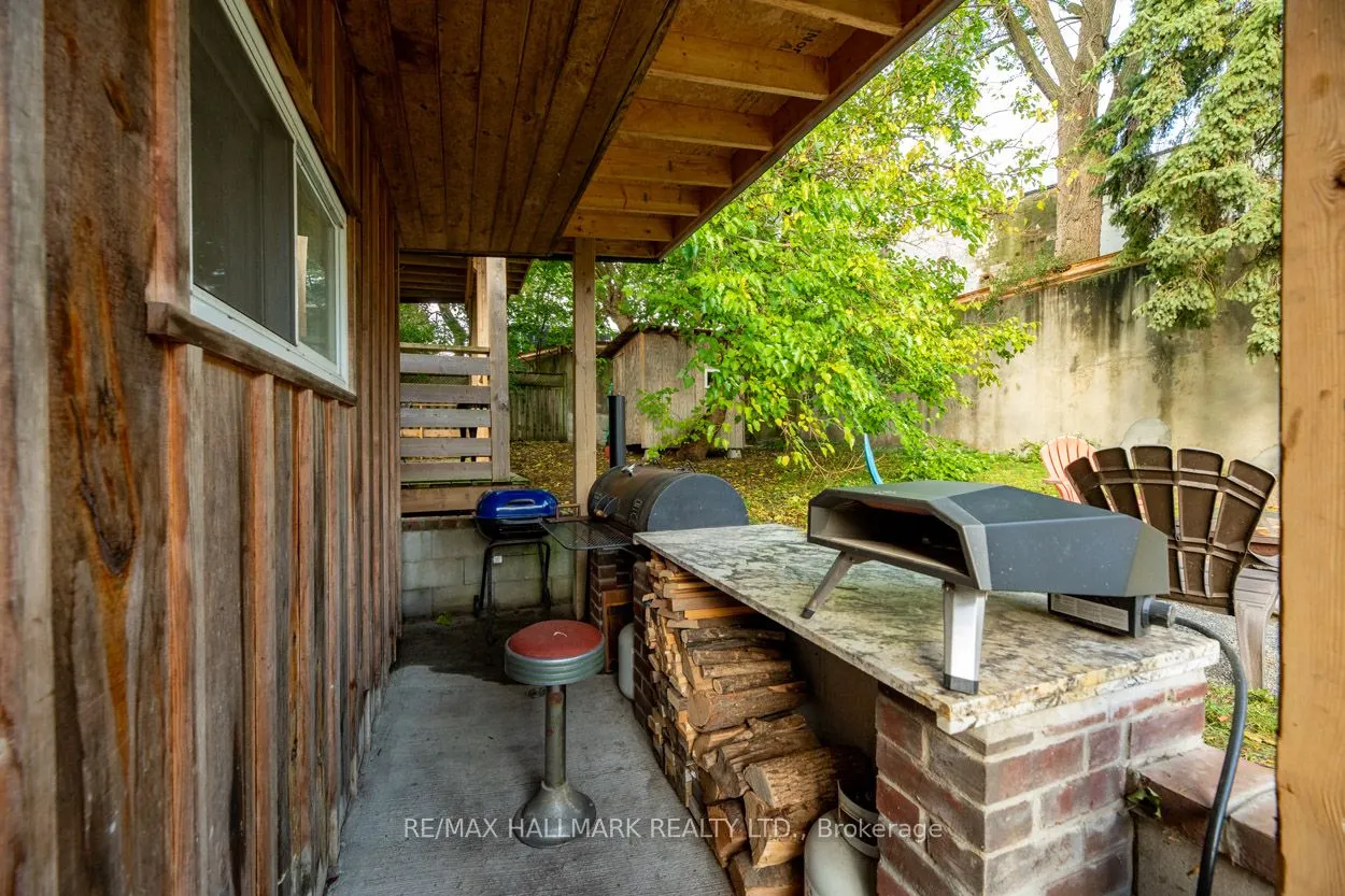 110 Lakeside Avenue