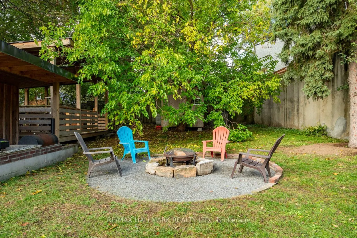 110 Lakeside Avenue