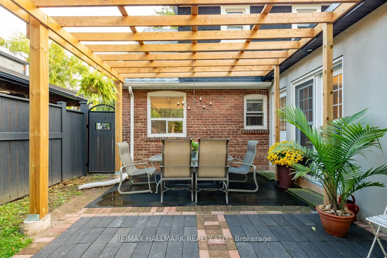 110 Lakeside Avenue