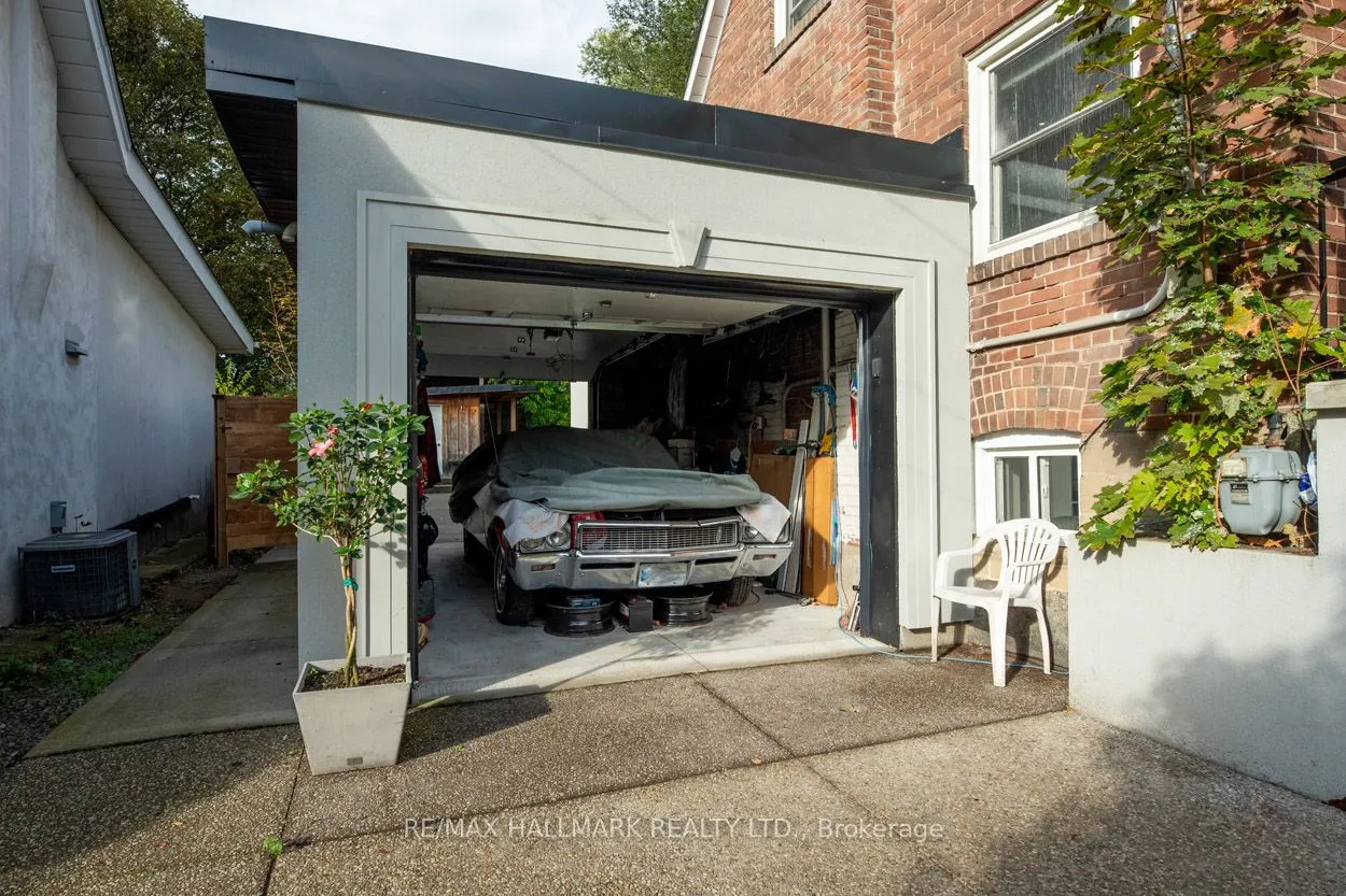 110 Lakeside Avenue