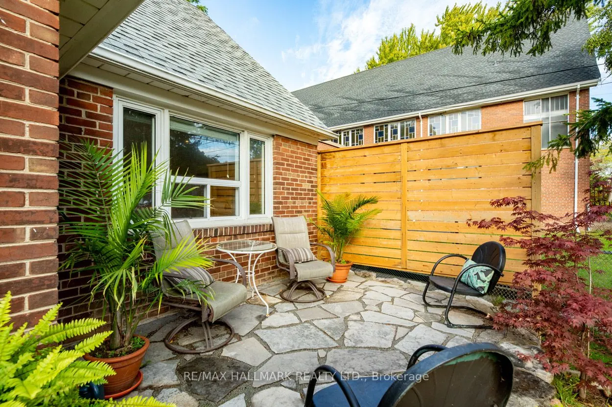 110 Lakeside Avenue