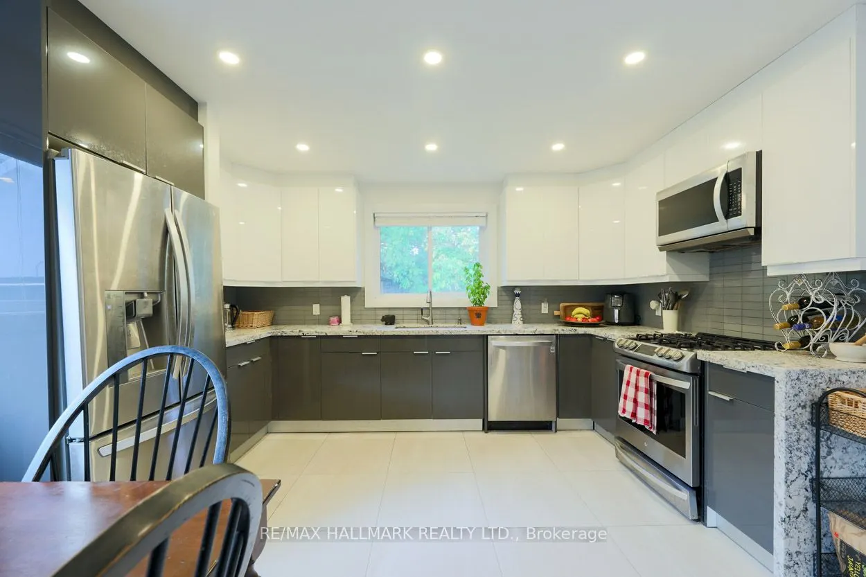 110 Lakeside Avenue