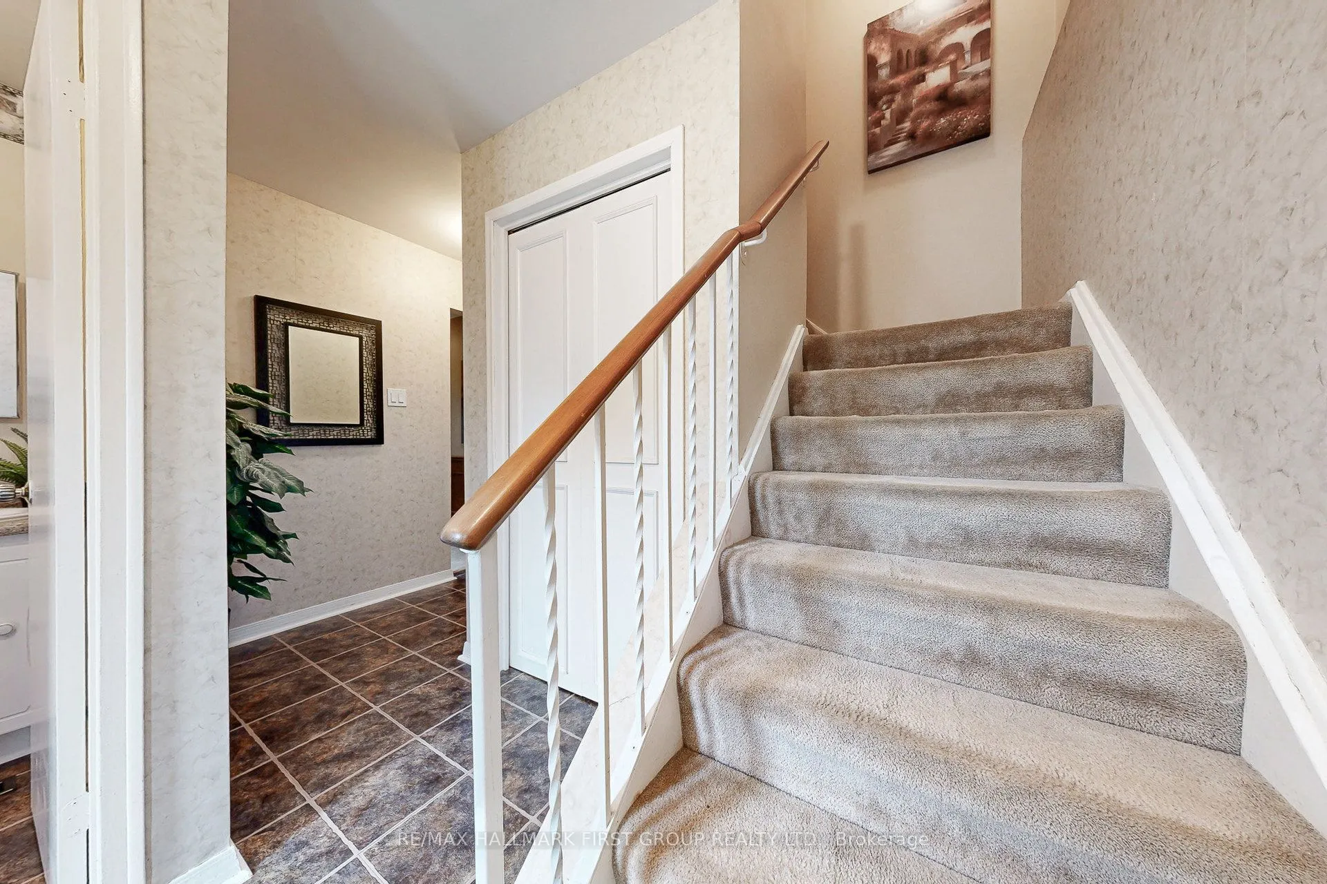 512 Creekview Circle