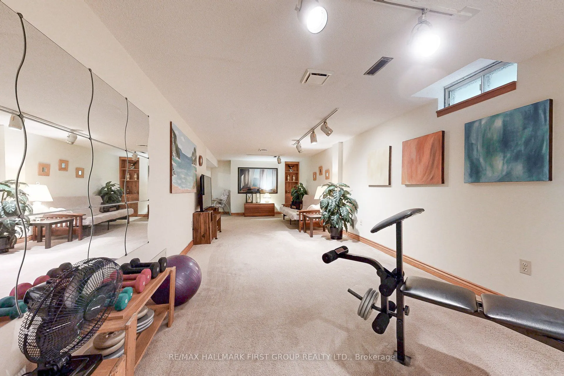 512 Creekview Circle
