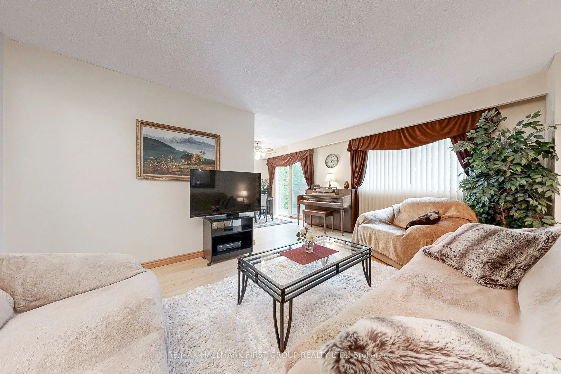 512 Creekview Circle