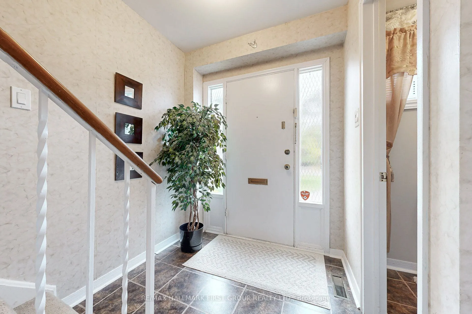 512 Creekview Circle