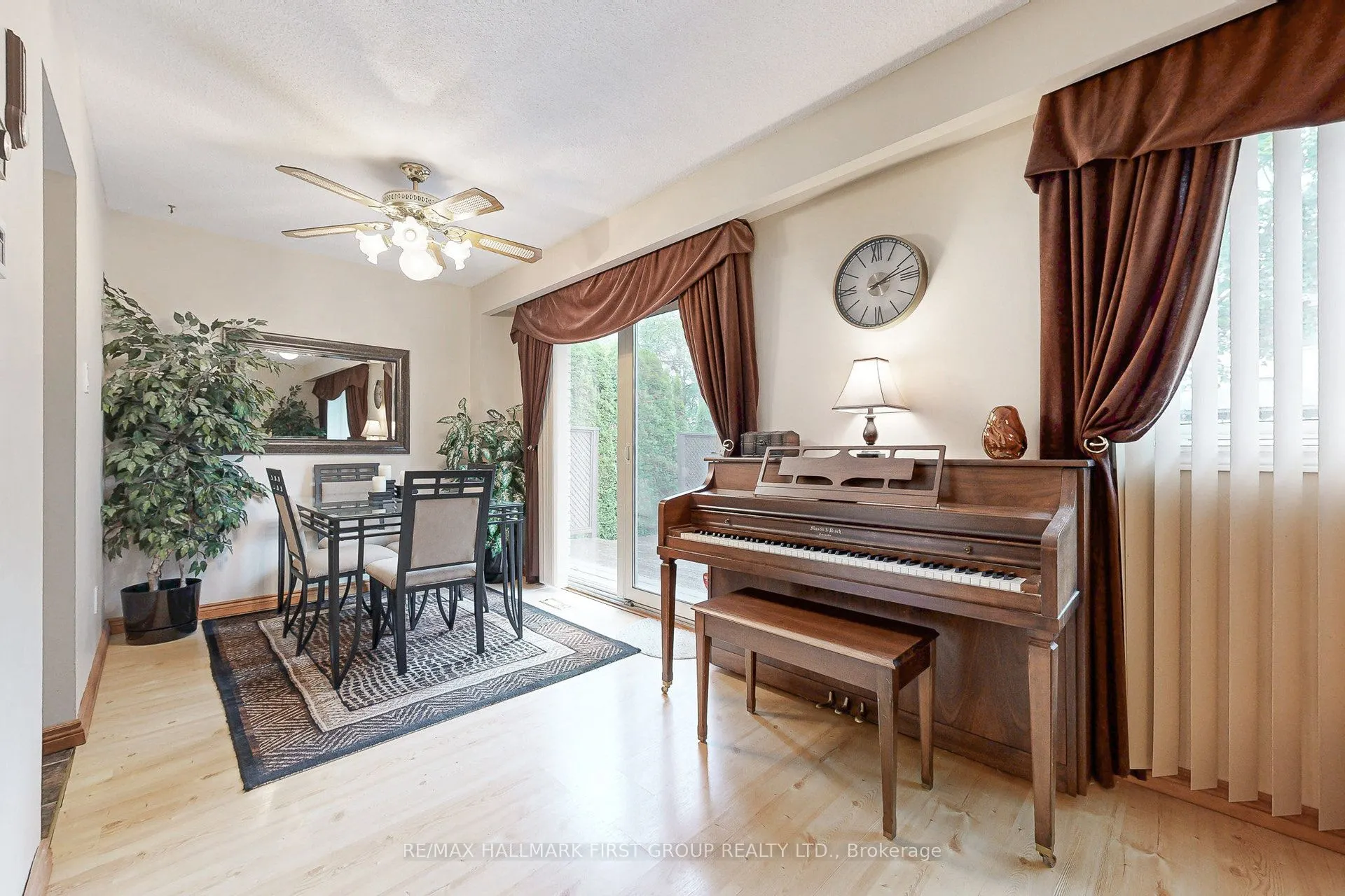 512 Creekview Circle