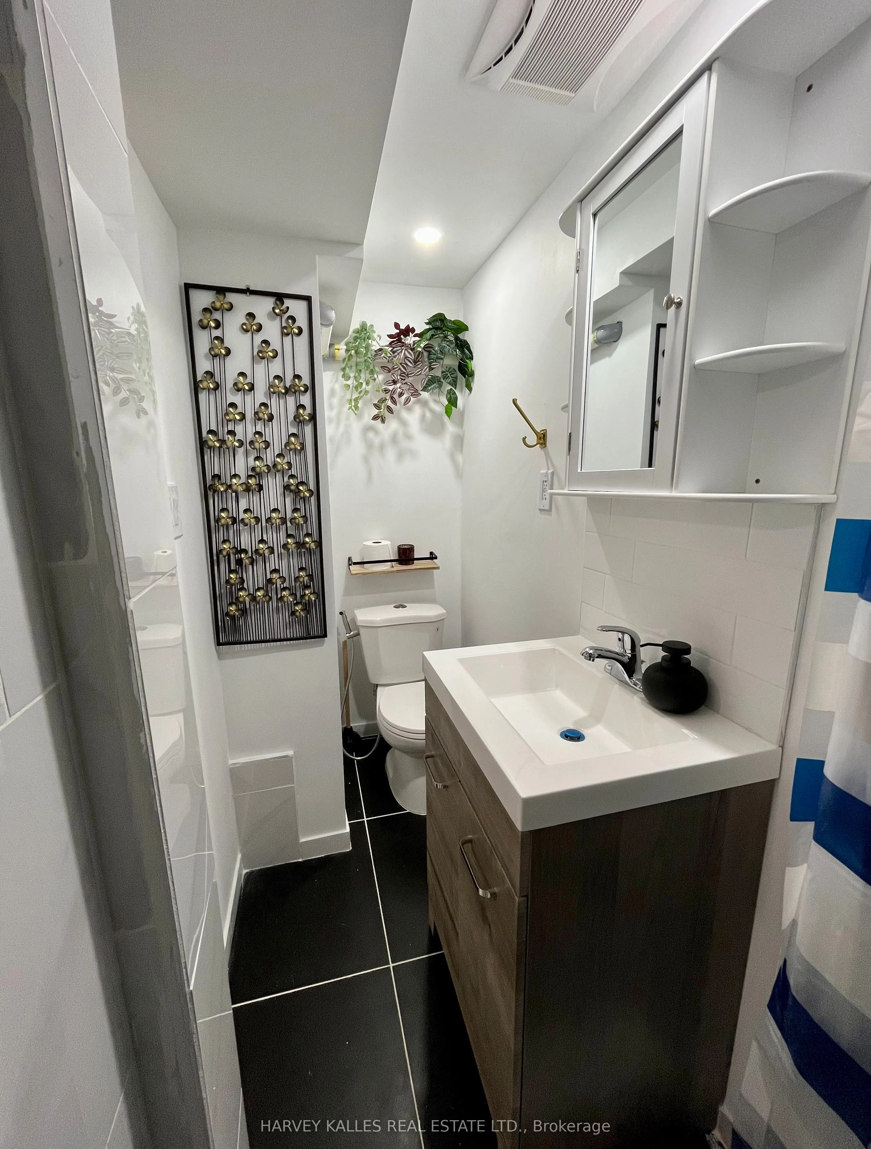 26 Leyton Avenue, #Lower