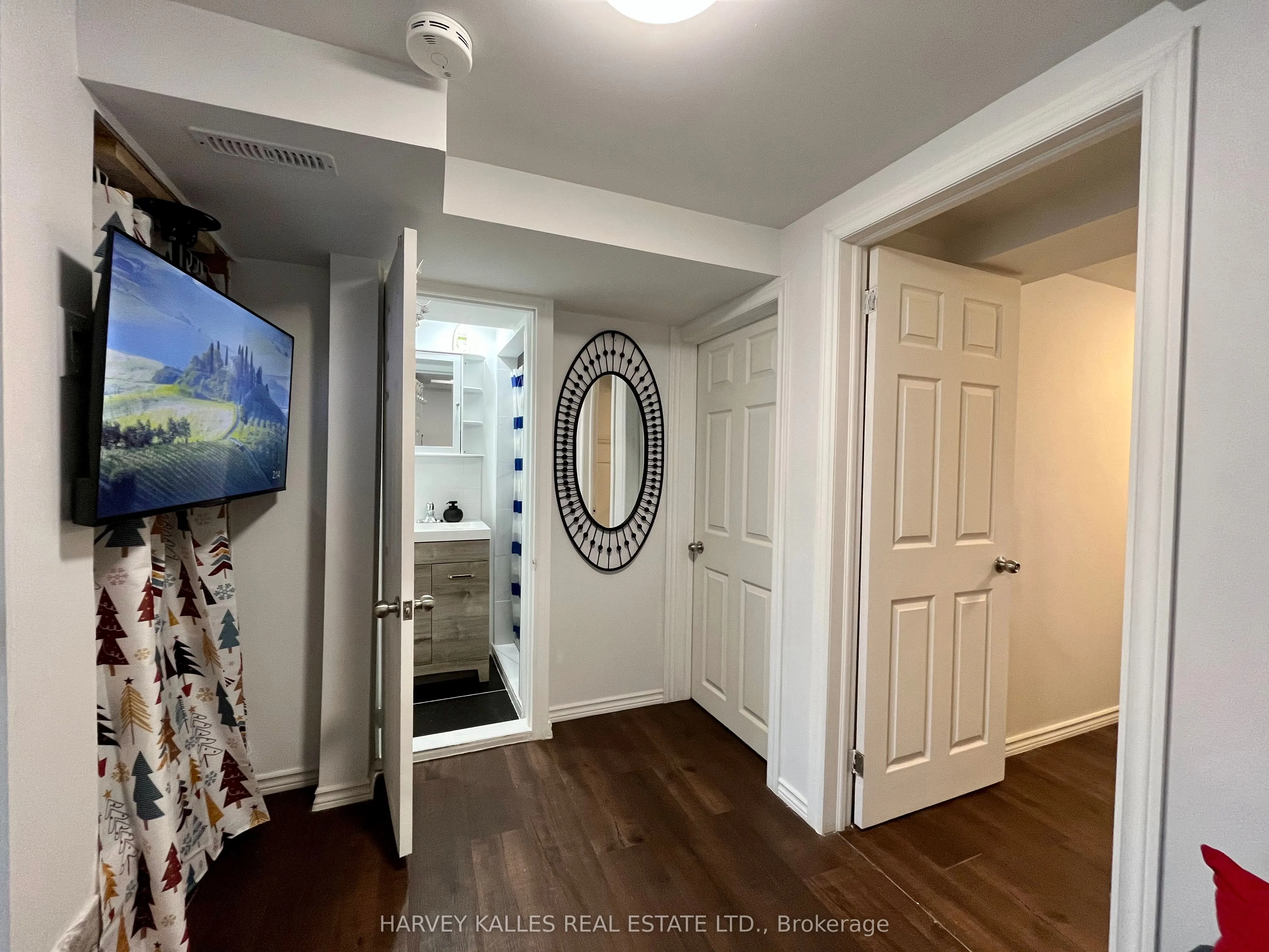 26 Leyton Avenue, #Lower