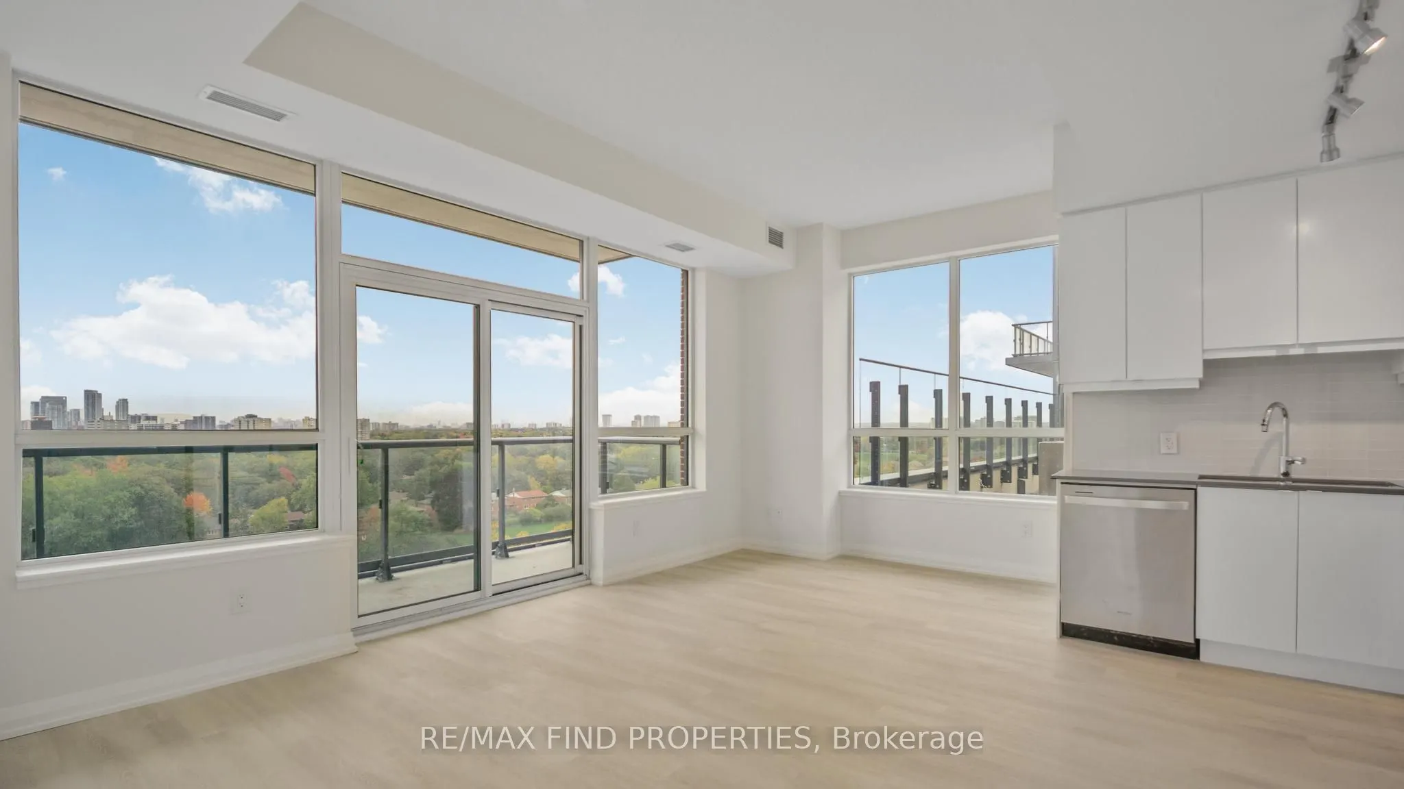 3260 Sheppard Avenue E, #1002