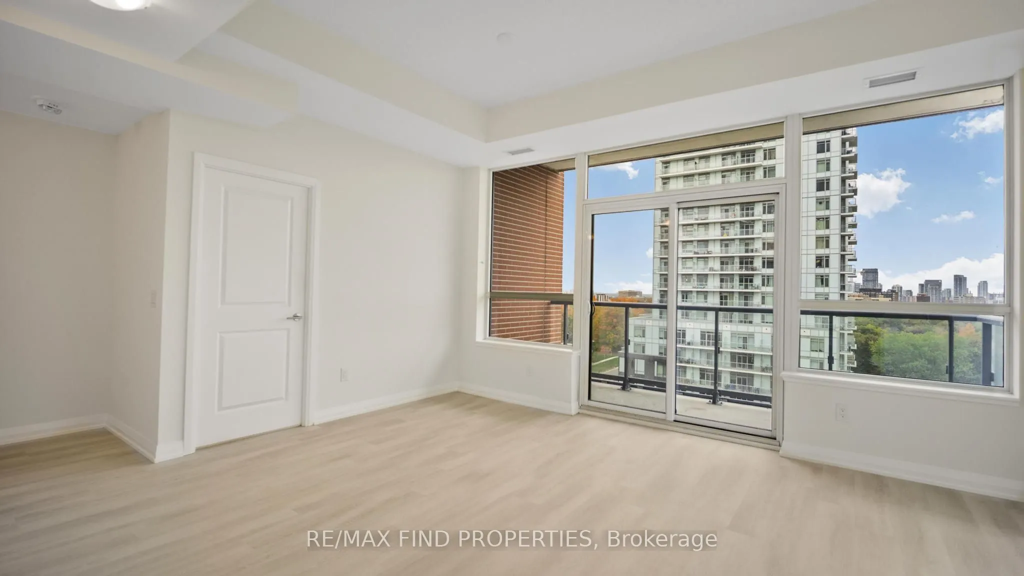 3260 Sheppard Avenue E, #1002
