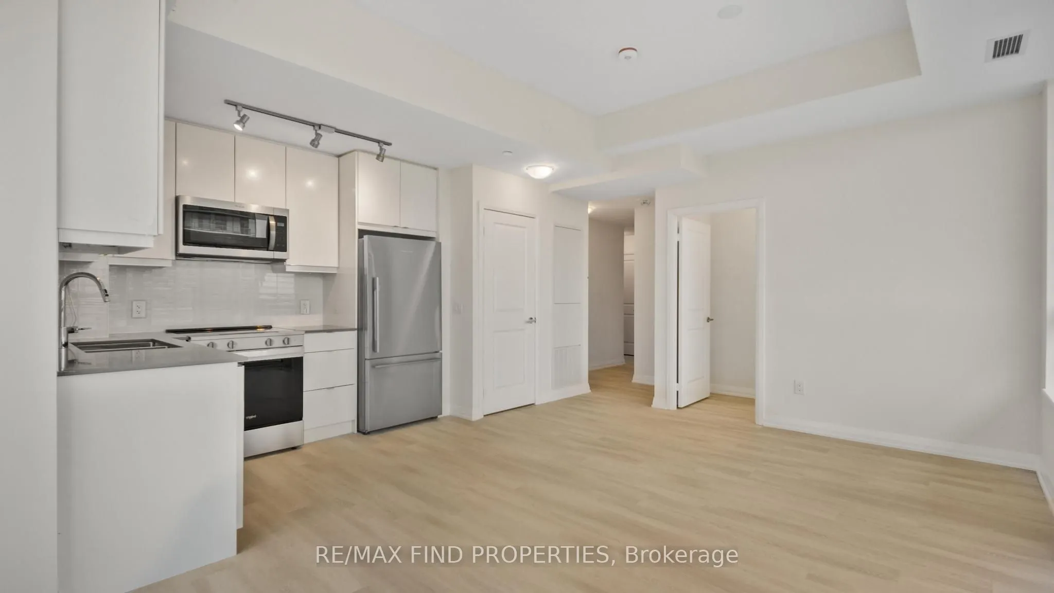 3260 Sheppard Avenue E, #1002